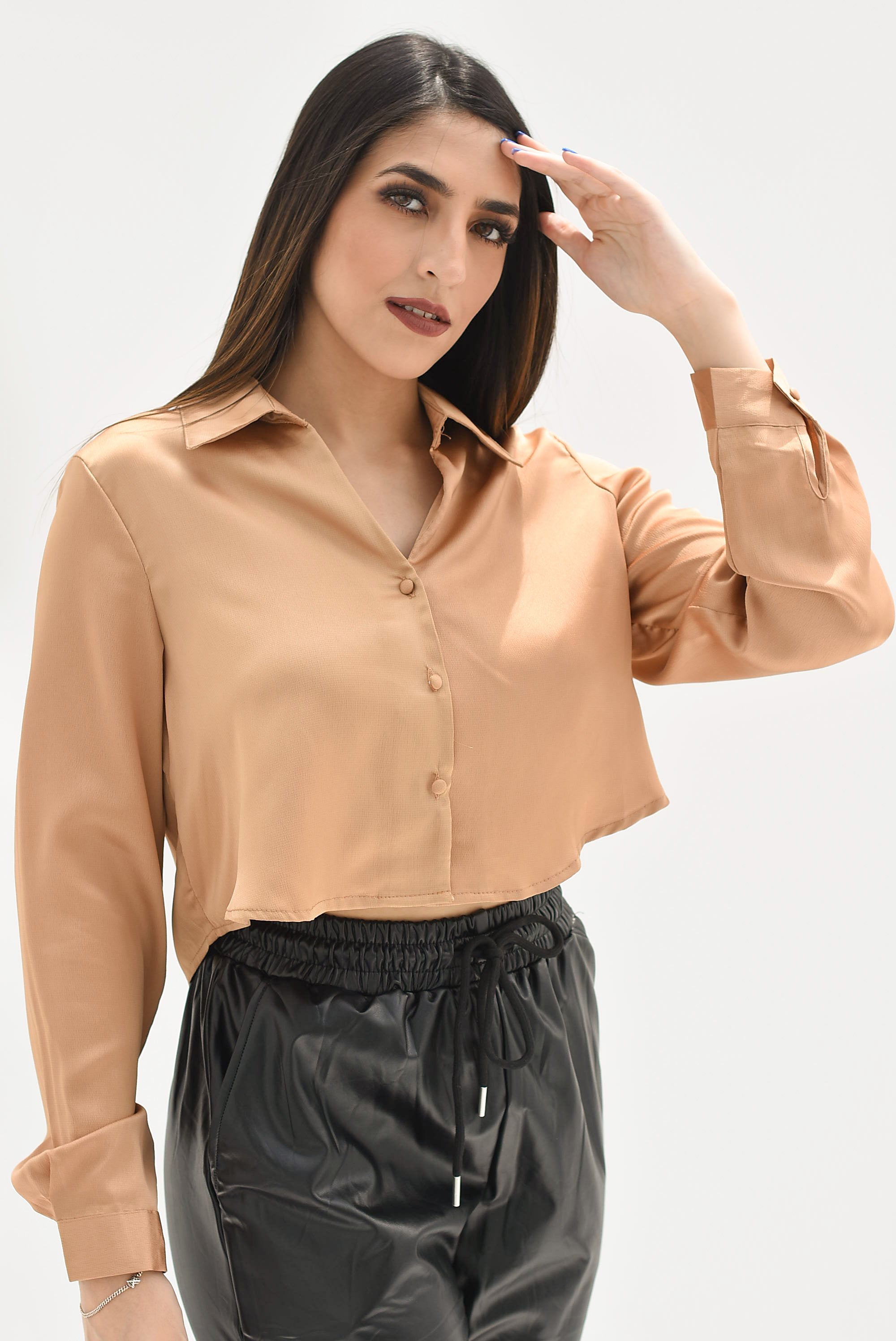 Camisa crop satinada Moka