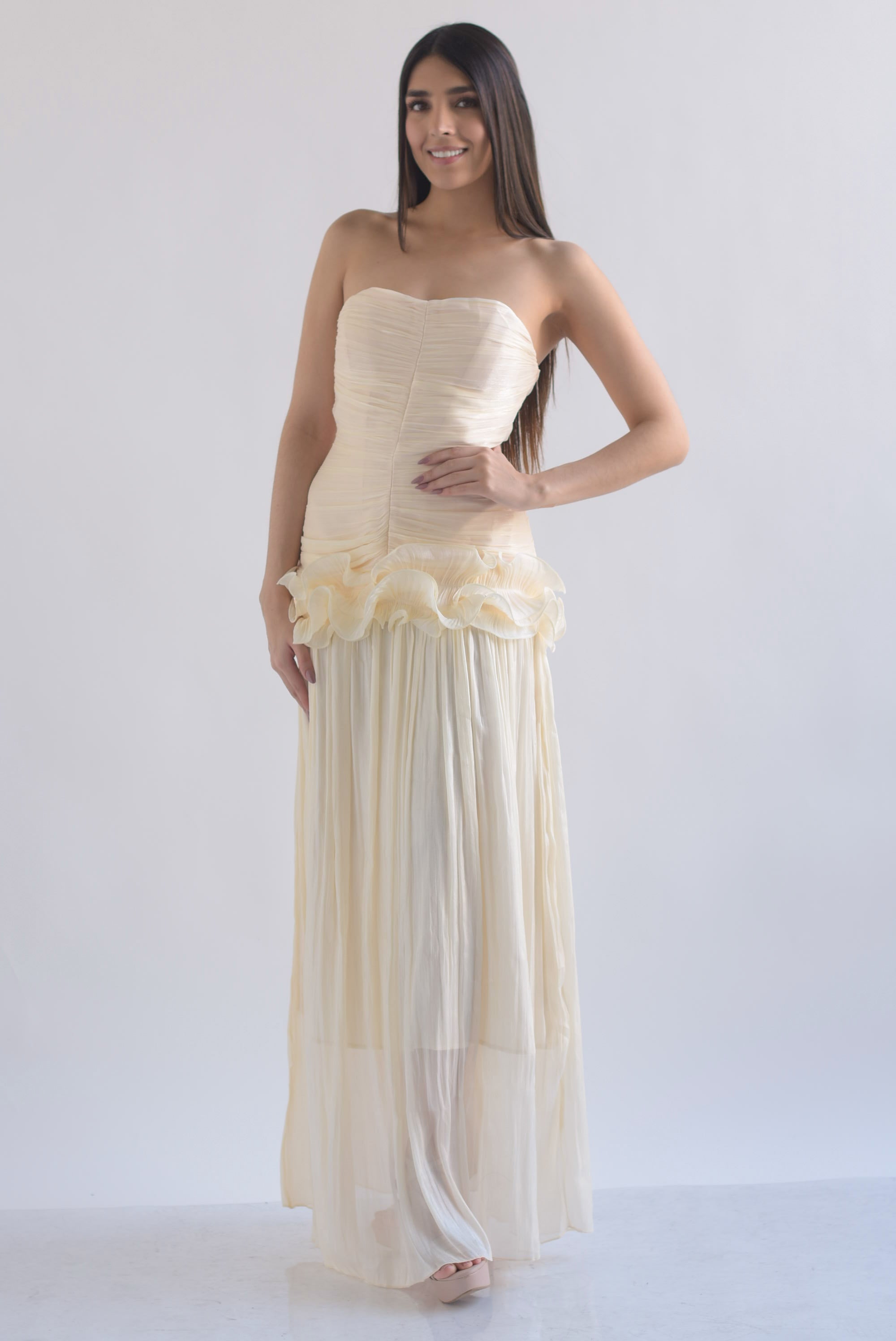 Vestido strapless drapeado olanes cadera