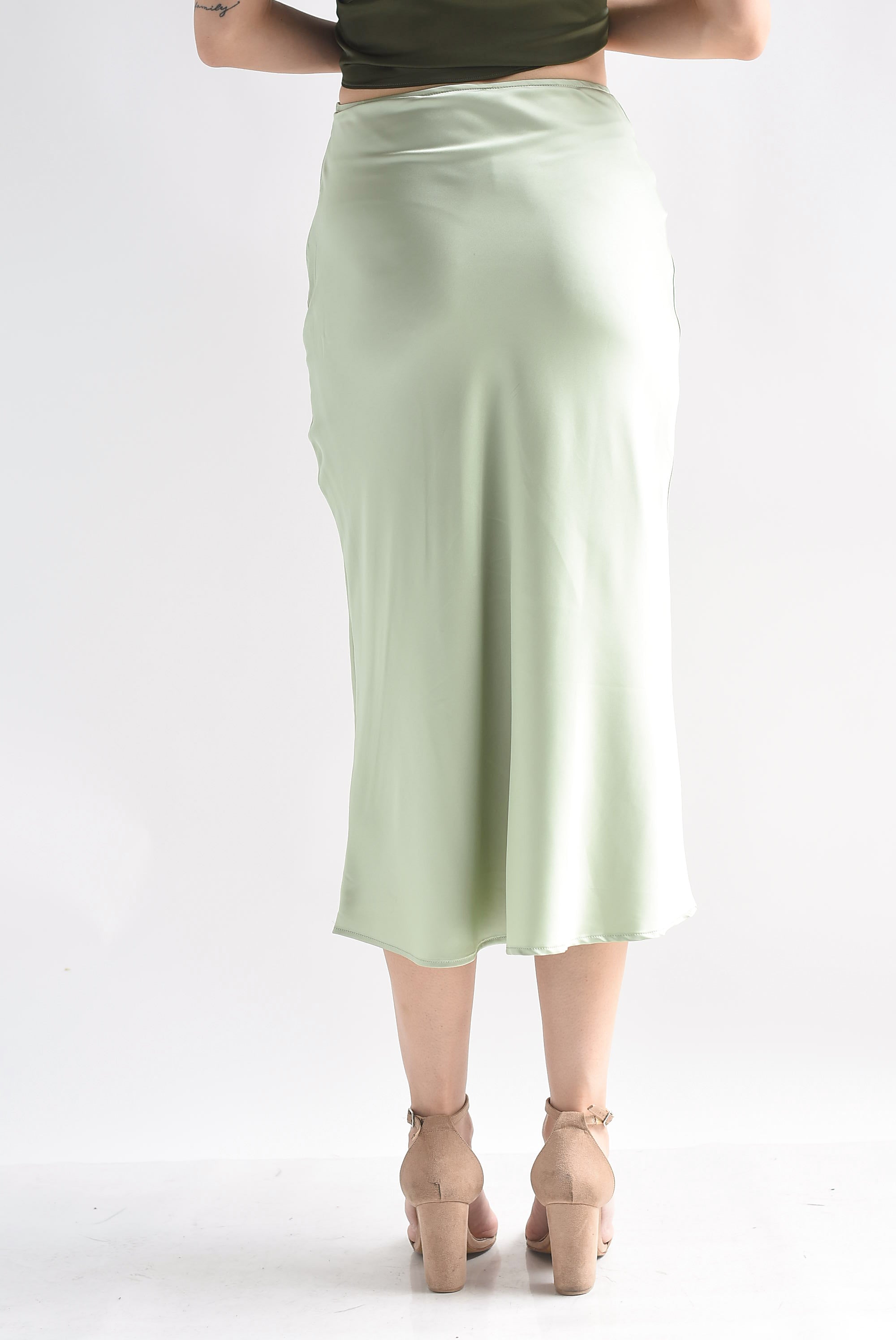 Falda midi lencera satín