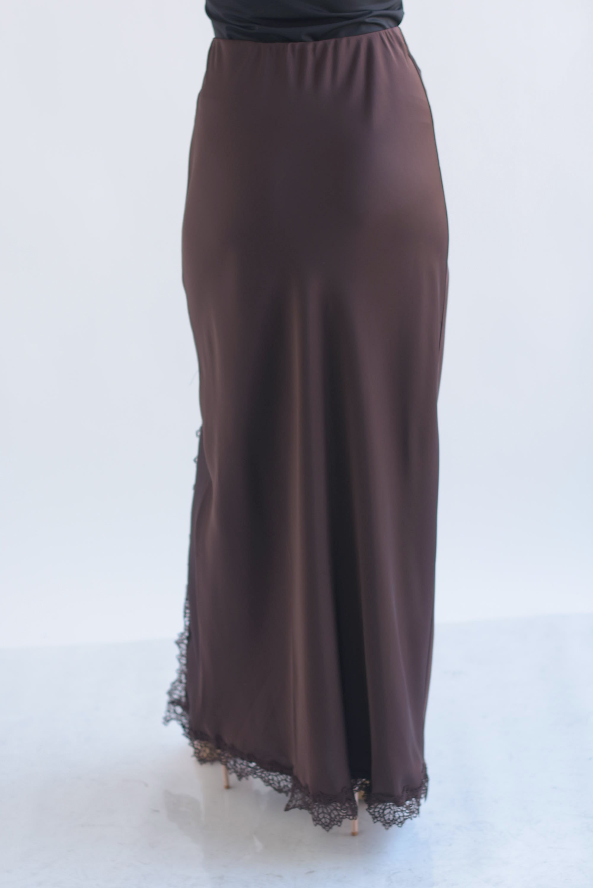 Falda lencera abertura encaje