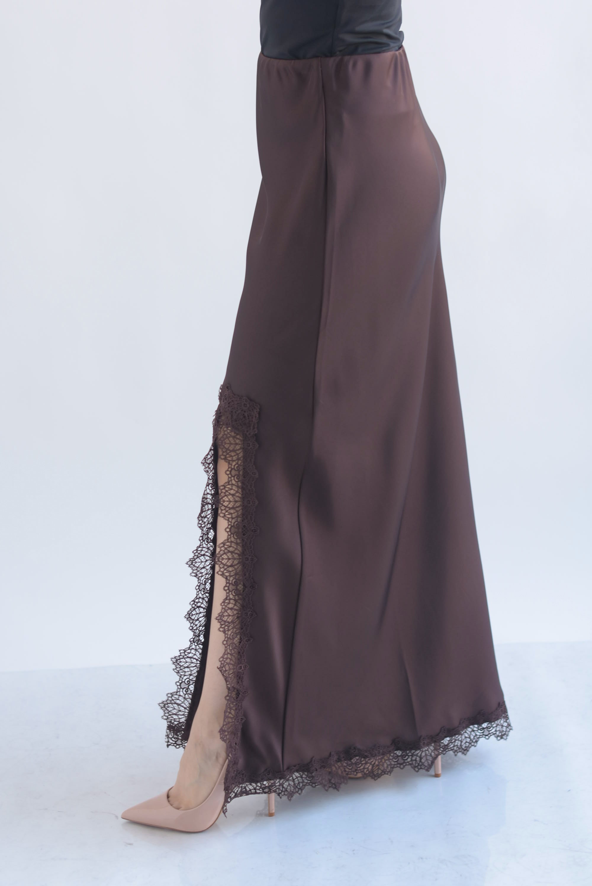 Falda lencera abertura encaje