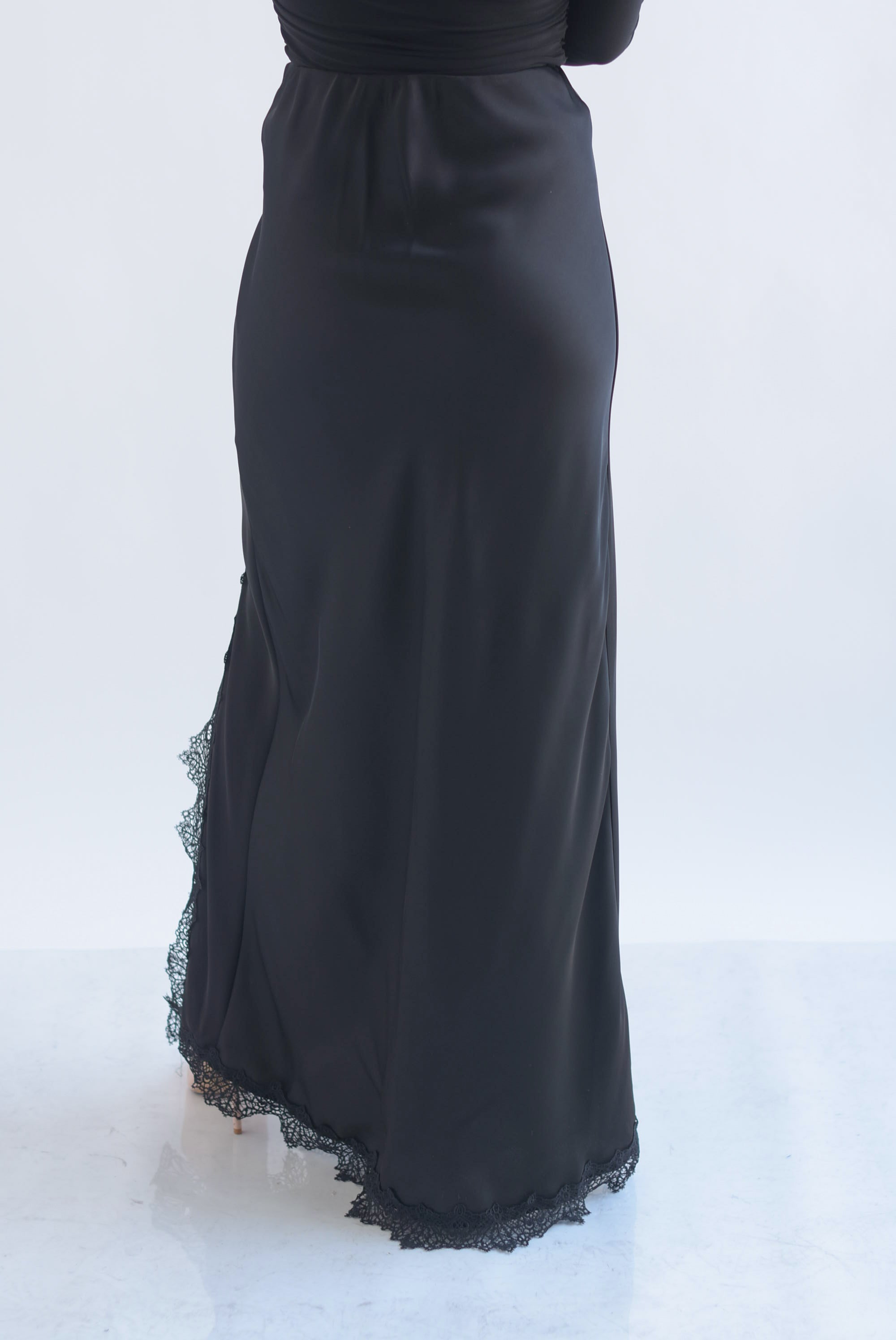 Falda lencera abertura encaje