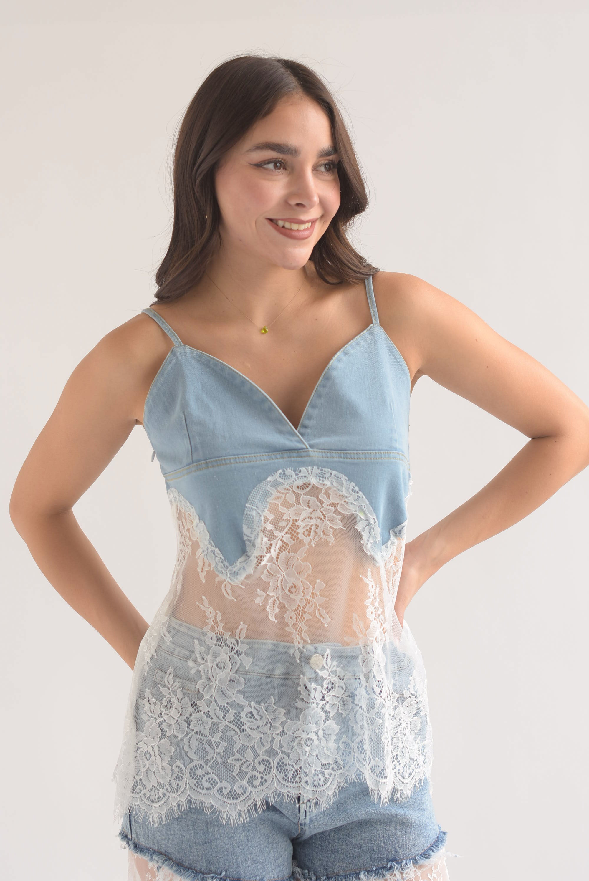 Blusa tirantes encaje