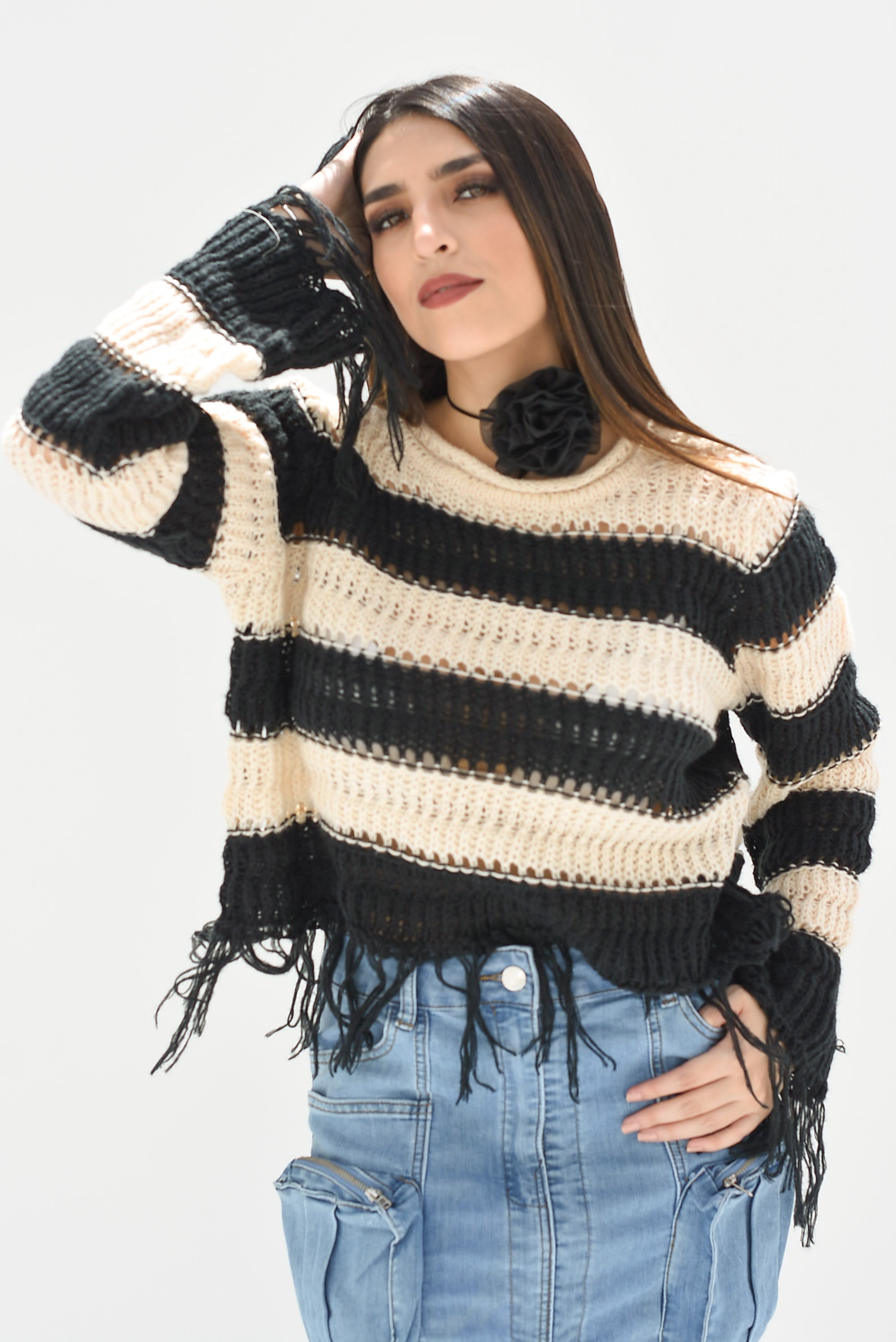 Sweater franjas y flecos Negro con Beige