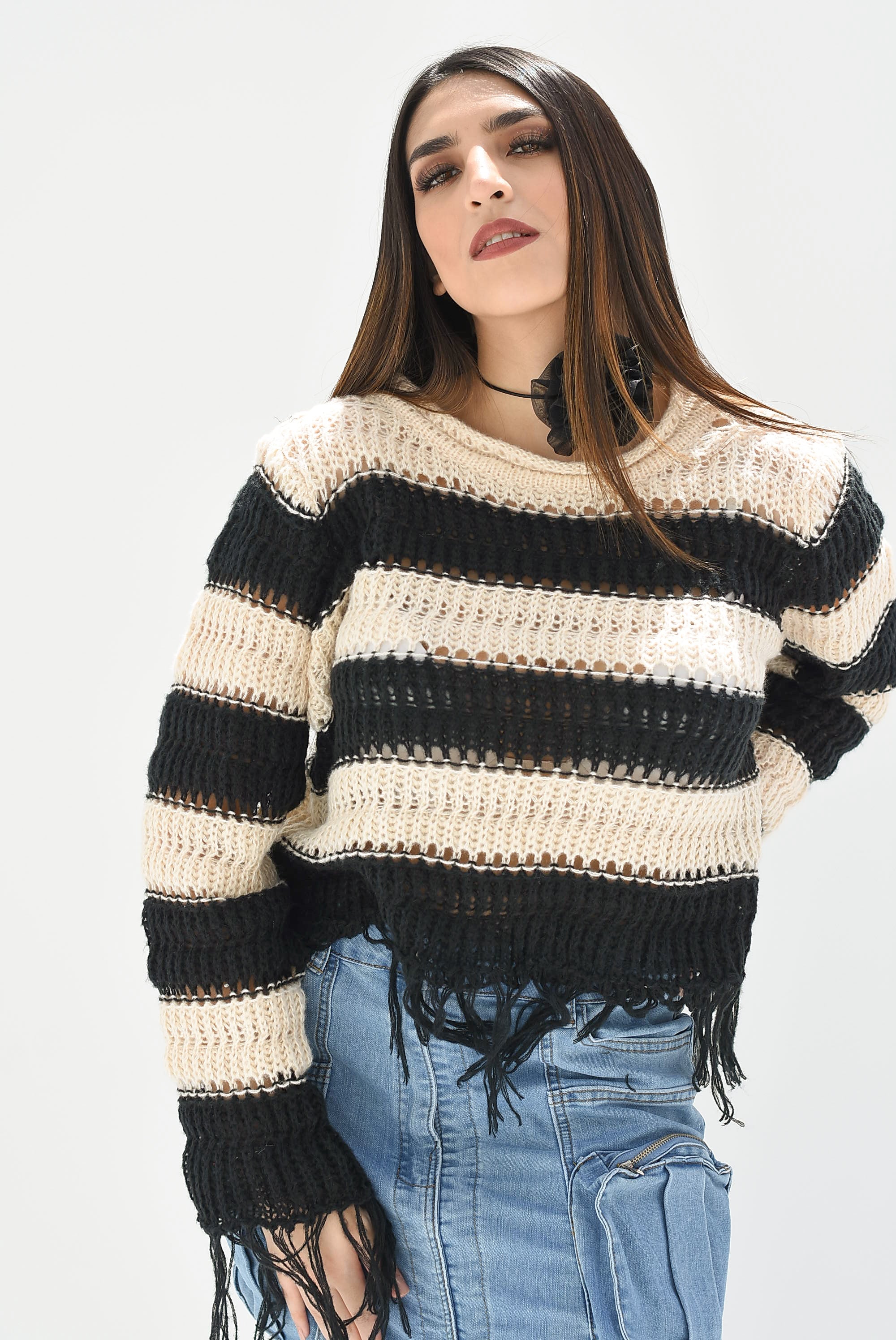 Sweater franjas y flecos Negro con Beige