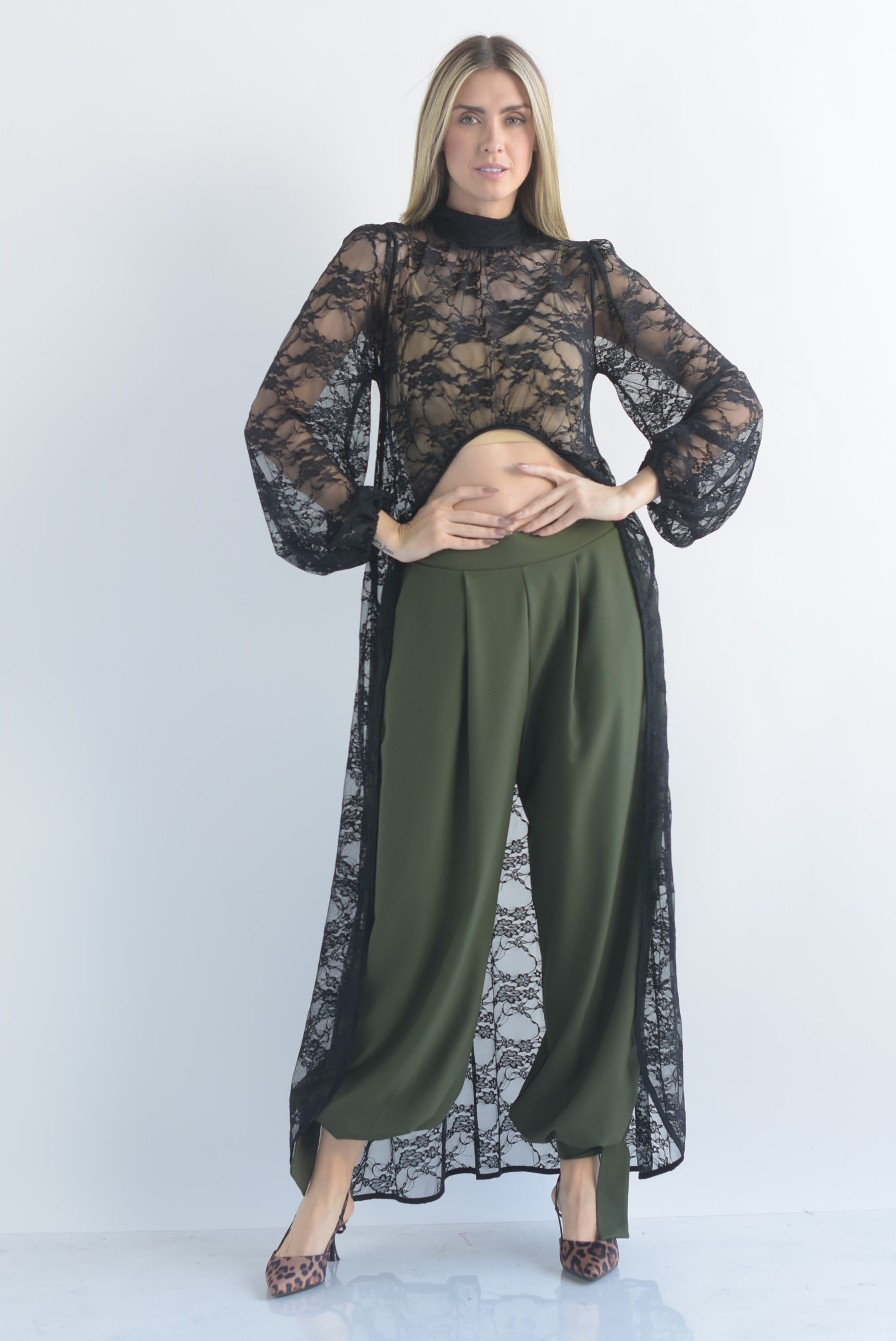 Pantalón globo tobillos anchos cinta