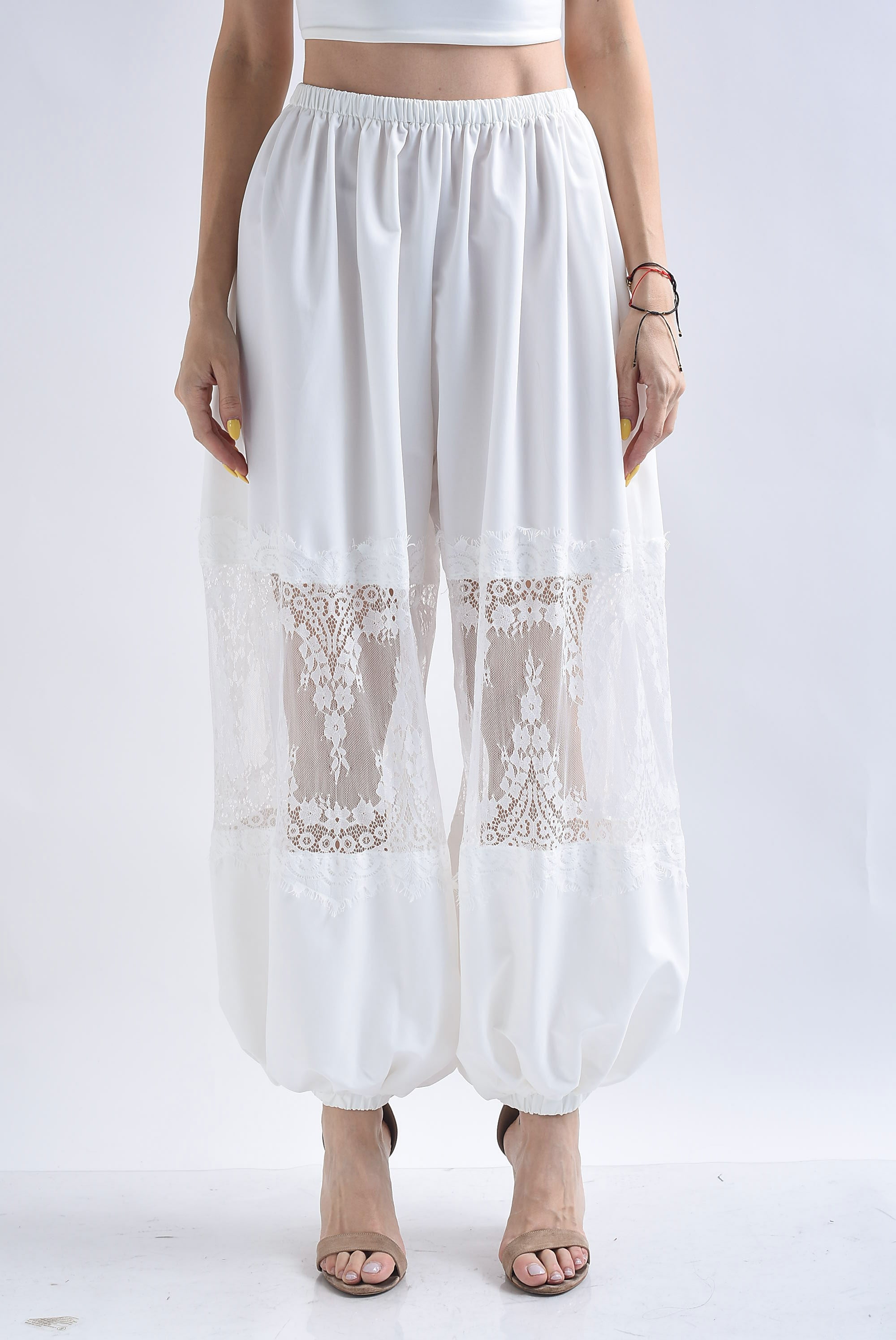 Pantalón globo cut-out encaje