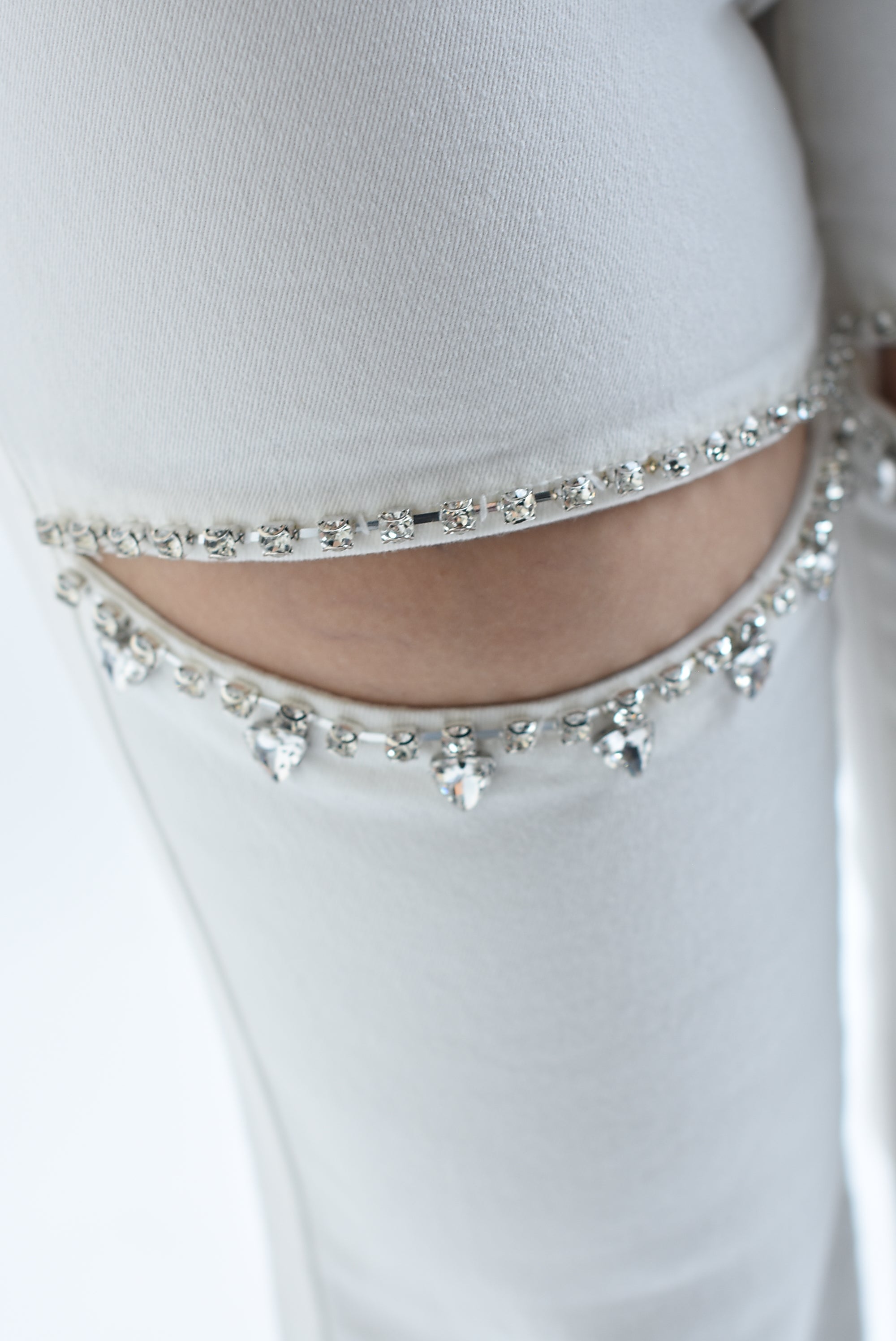 Jeans cut-out con joya Blanco