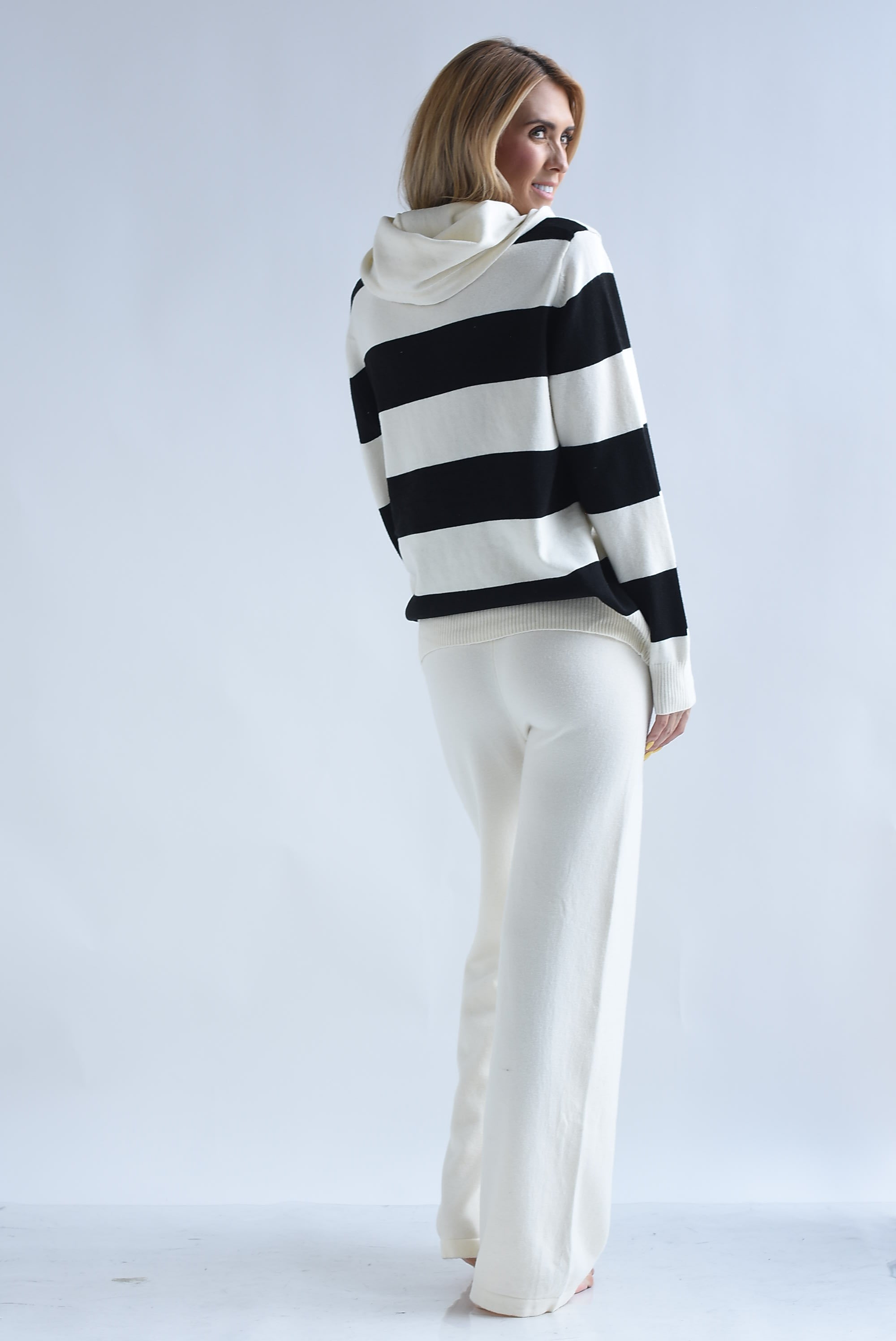 Set Pantalón y Sweater hoodie rayas