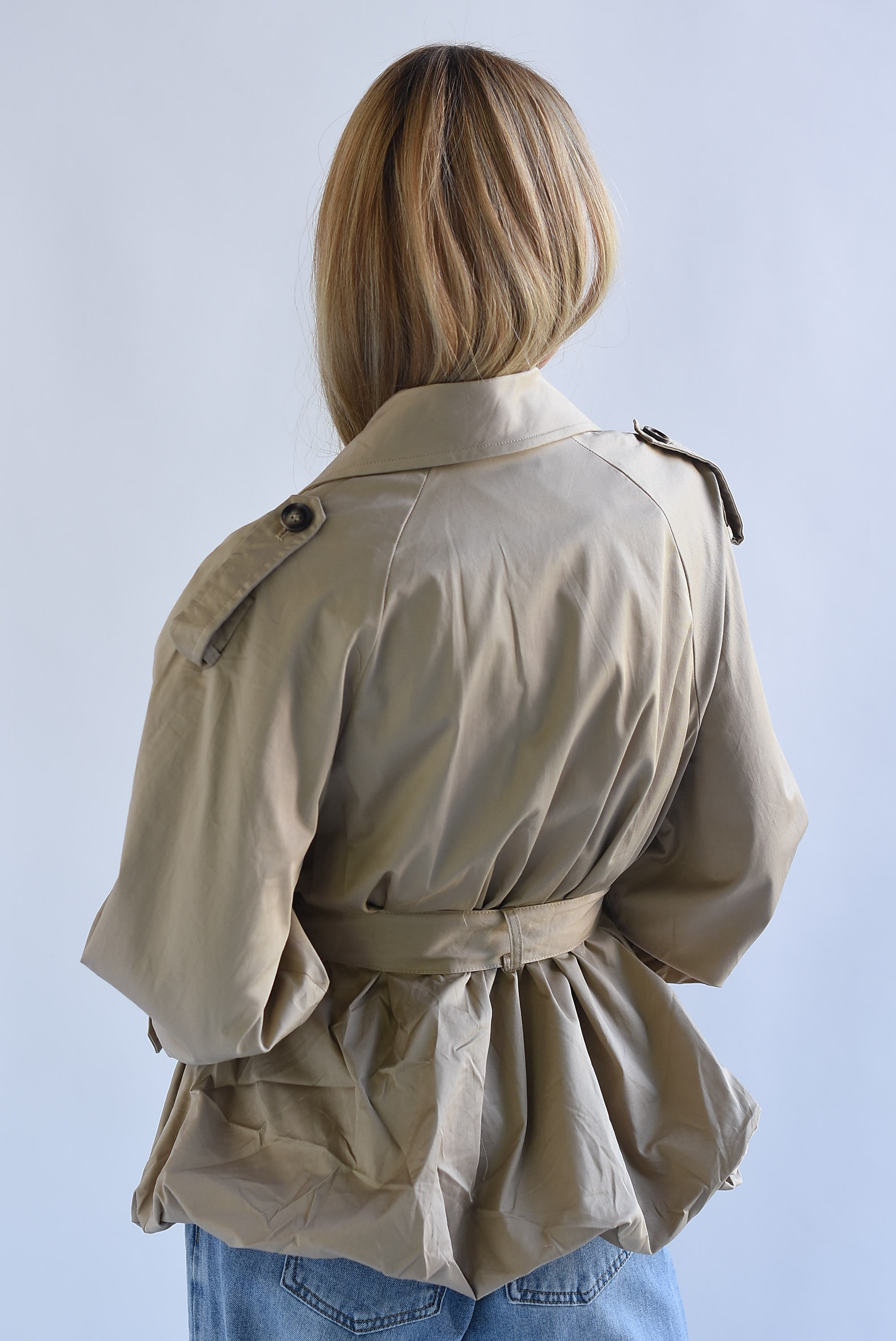 Gabardina peplum globo