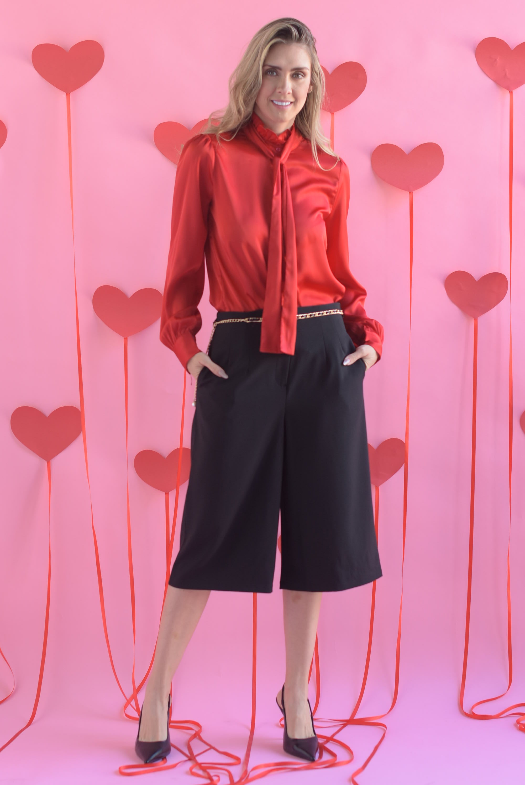 Bermuda de vestir cinturón cadena