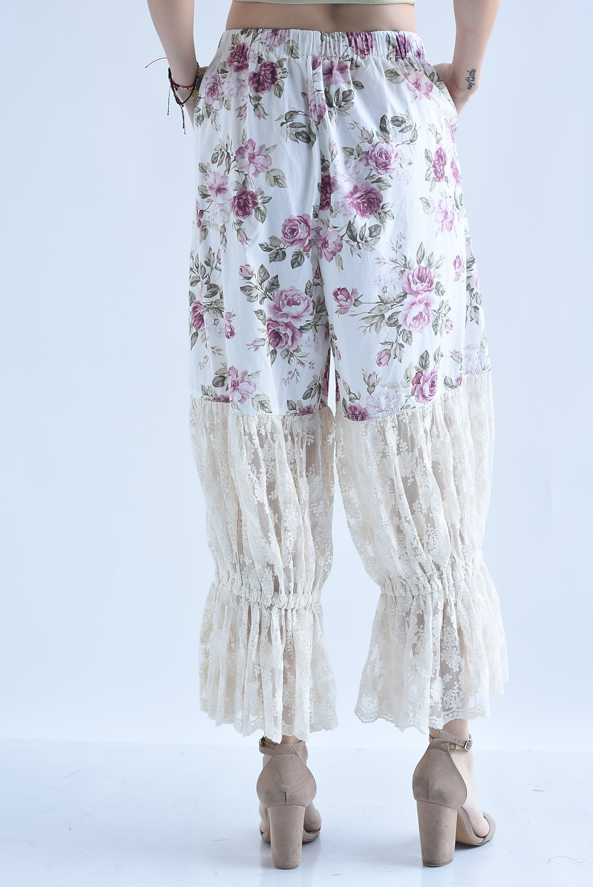 Pantalón bloomers flores mitad encaje