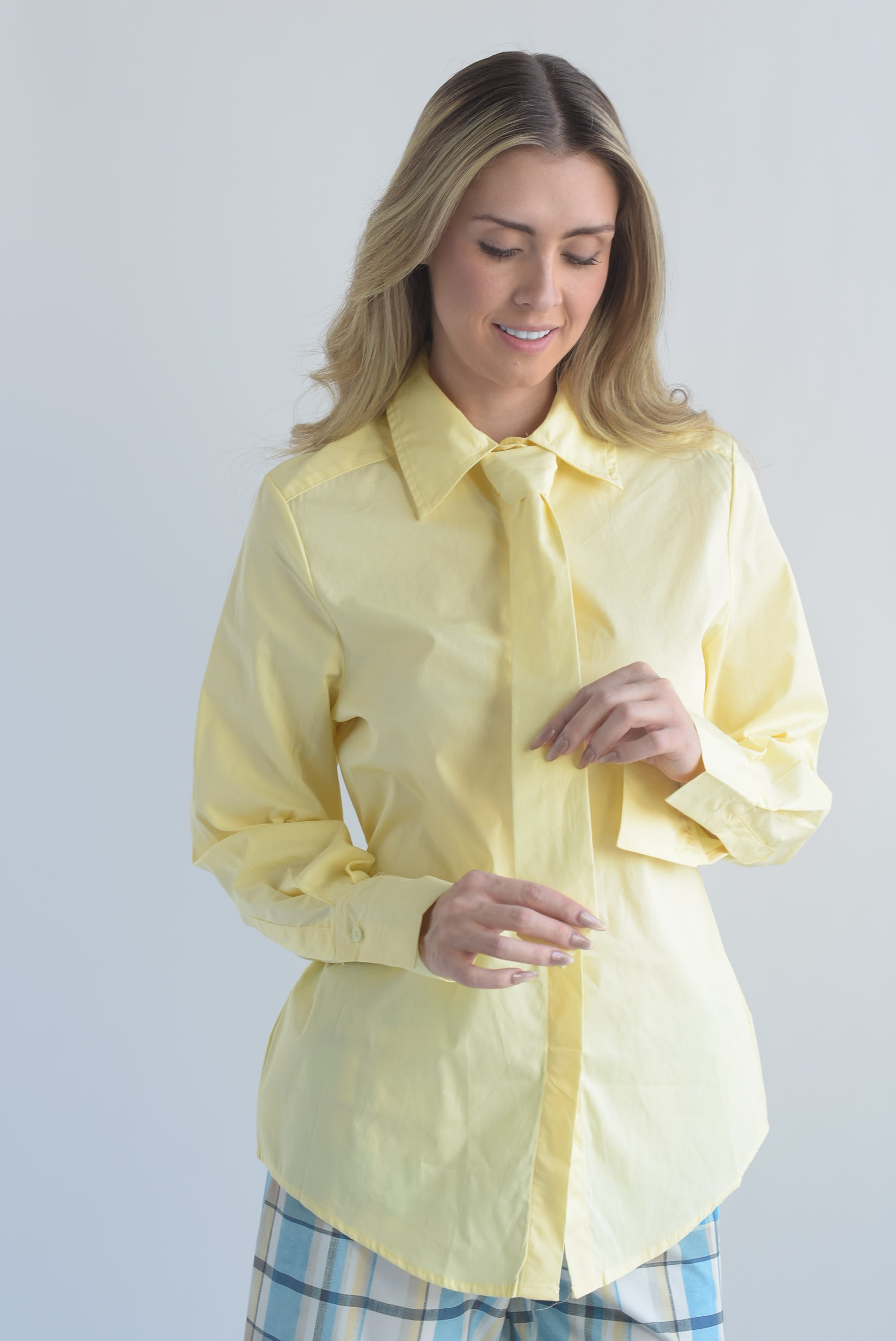 Camisa cinta y corbata