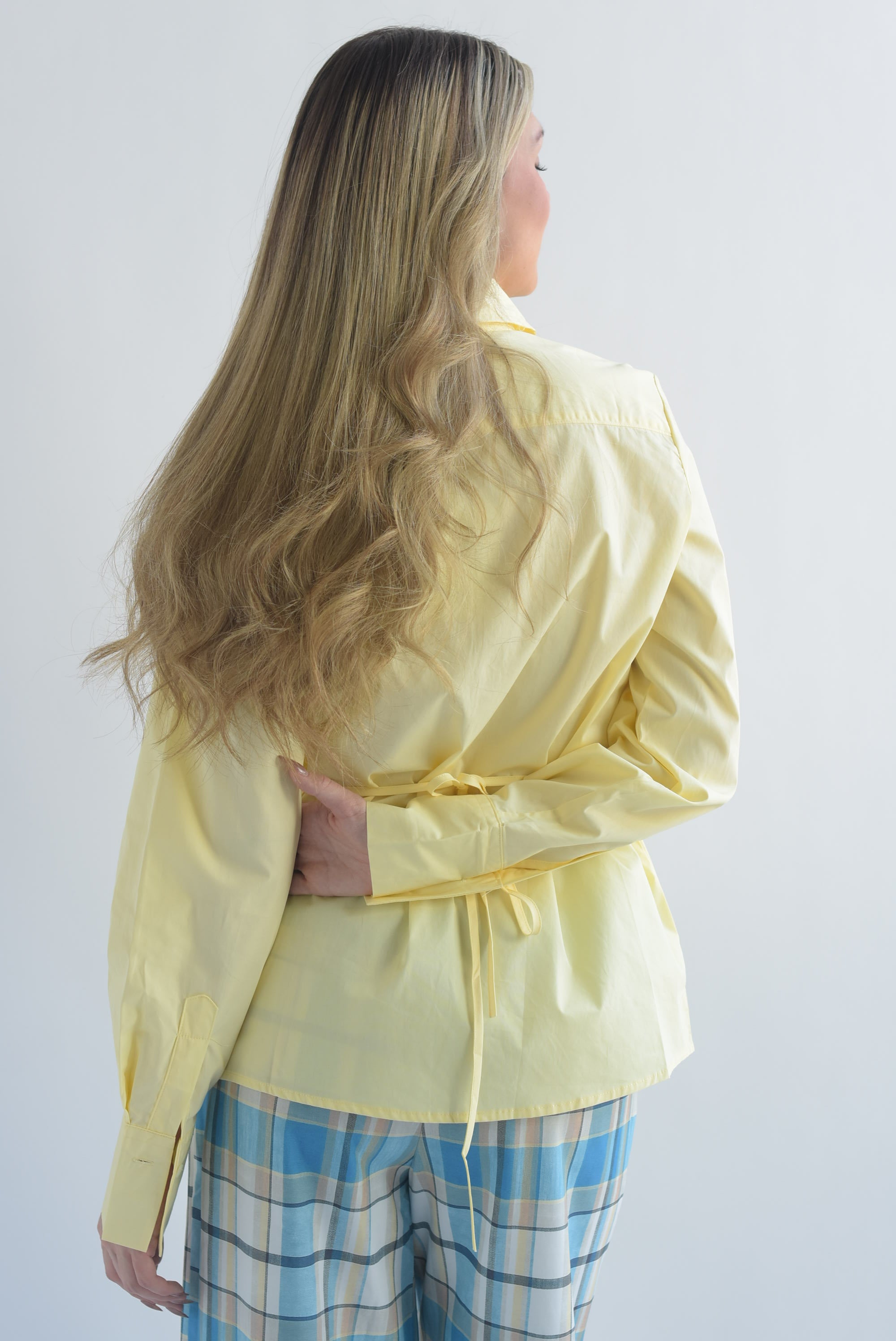 Camisa cinta y corbata