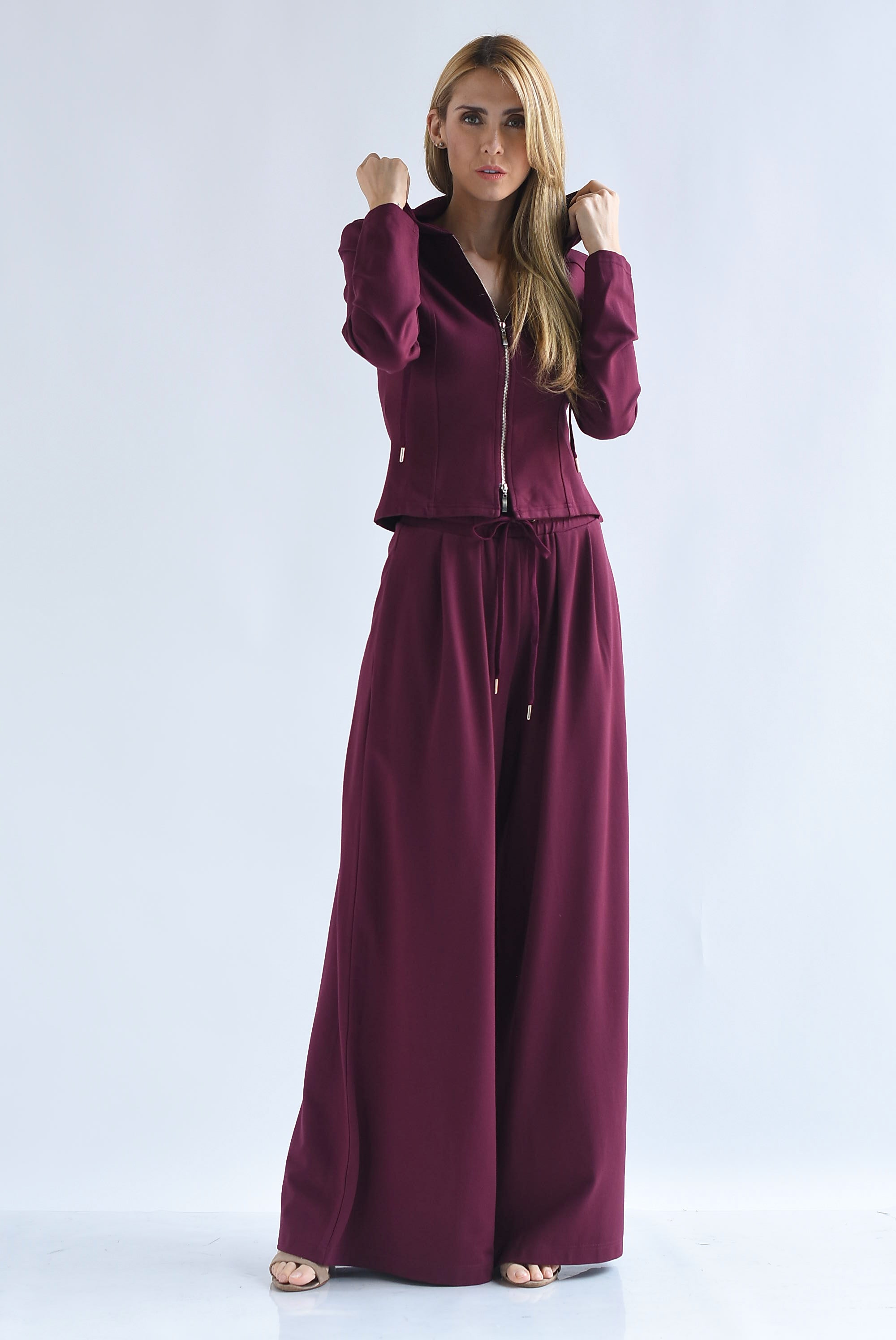 Set Pantalón súper wide y Chamarra hoodie