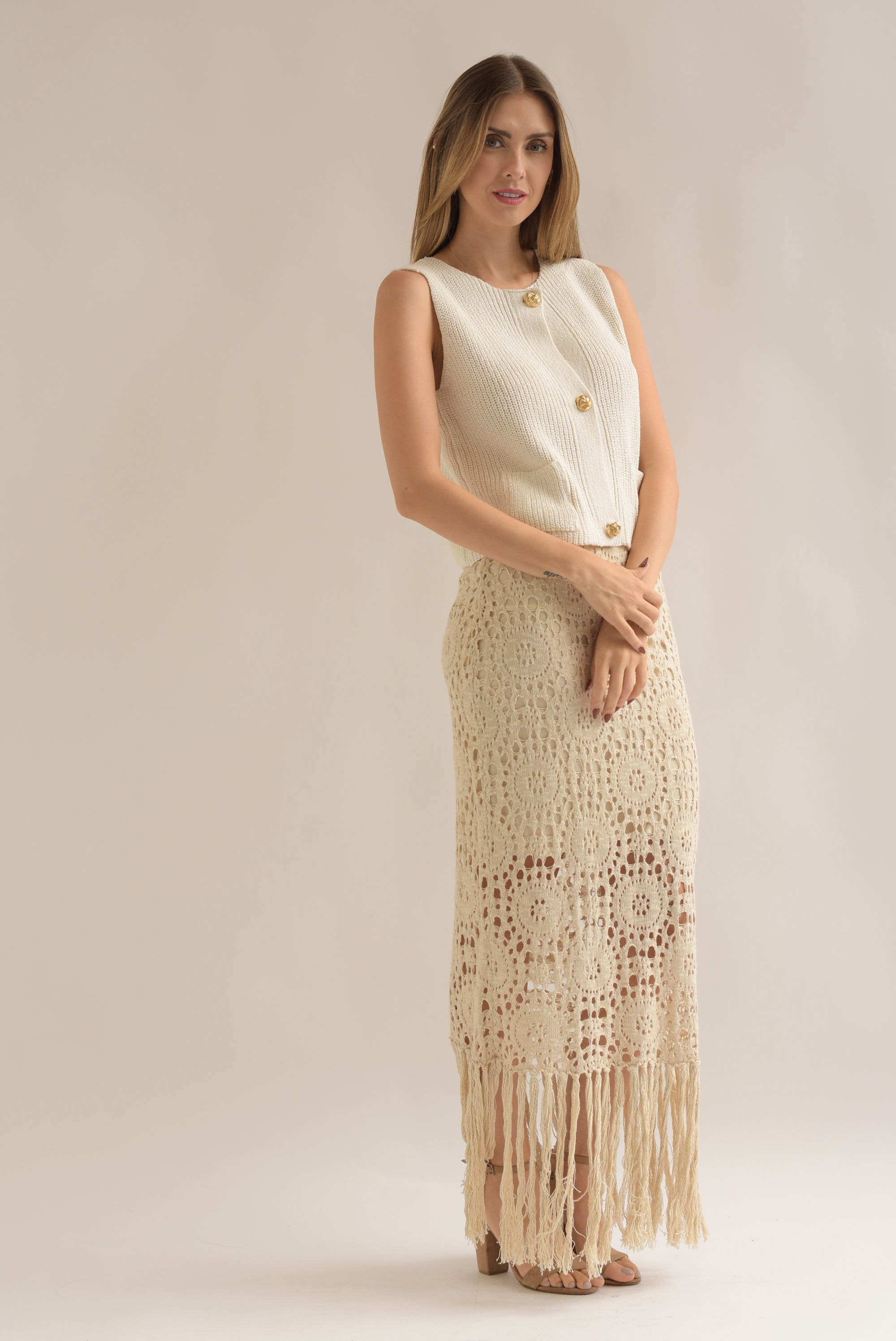 Chaleco crochet botones dorados Ivory