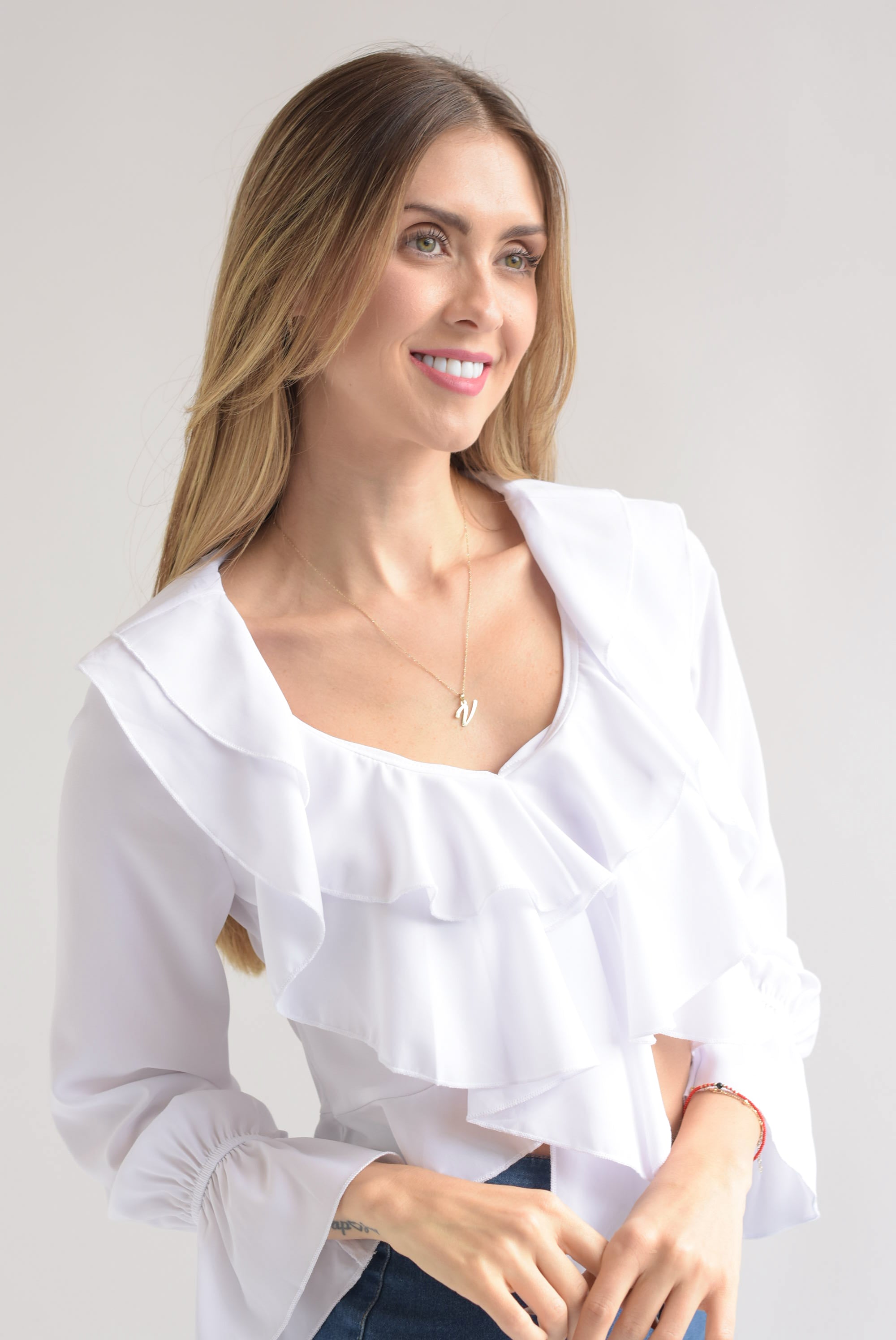 Blusa corta manga larga olanes Blanco