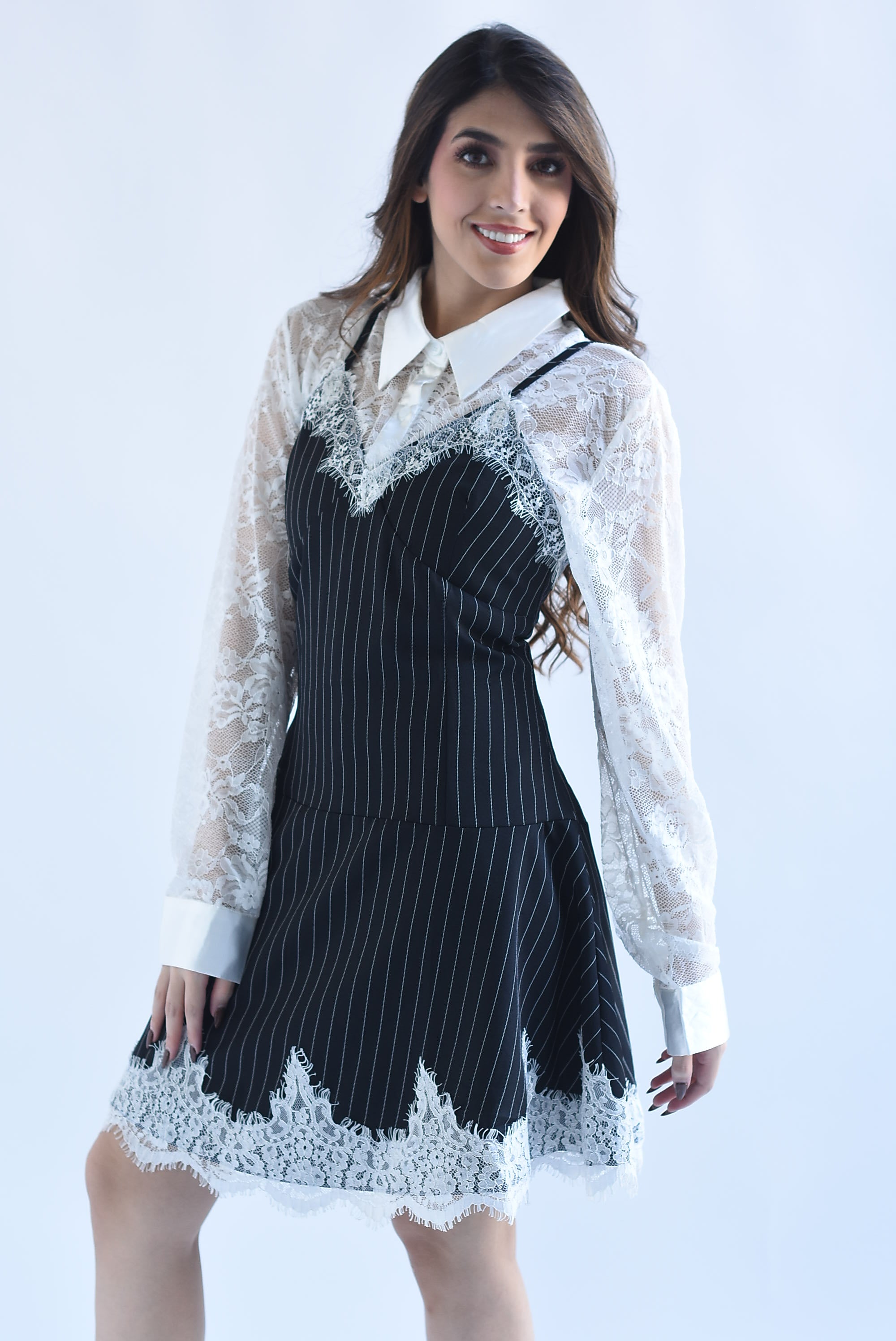 Vestido raya diplomática encaje