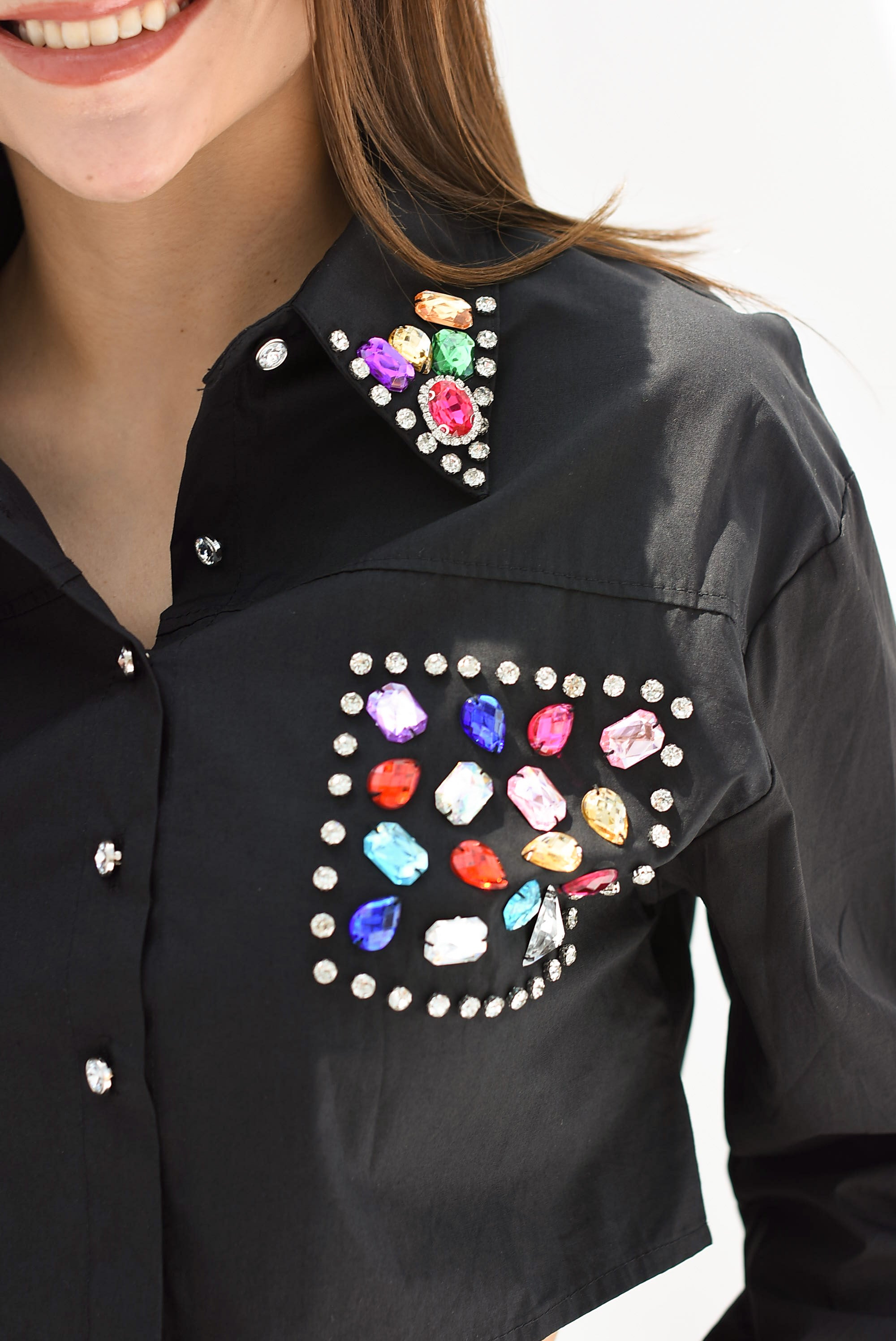 Camisa crop joya multicolor Negra