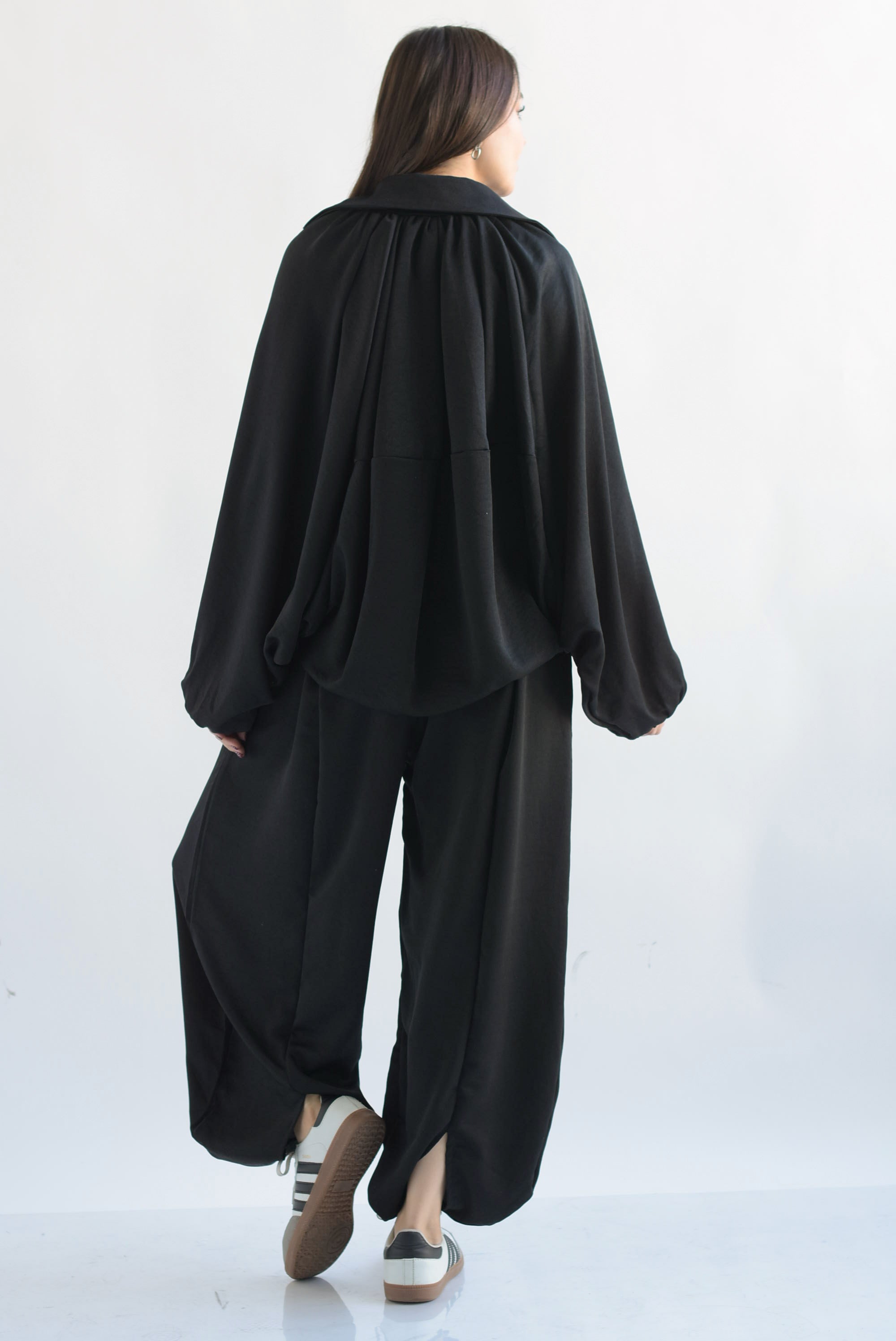 Set Pantalón globo  y Chamarra manga vampiro Negro