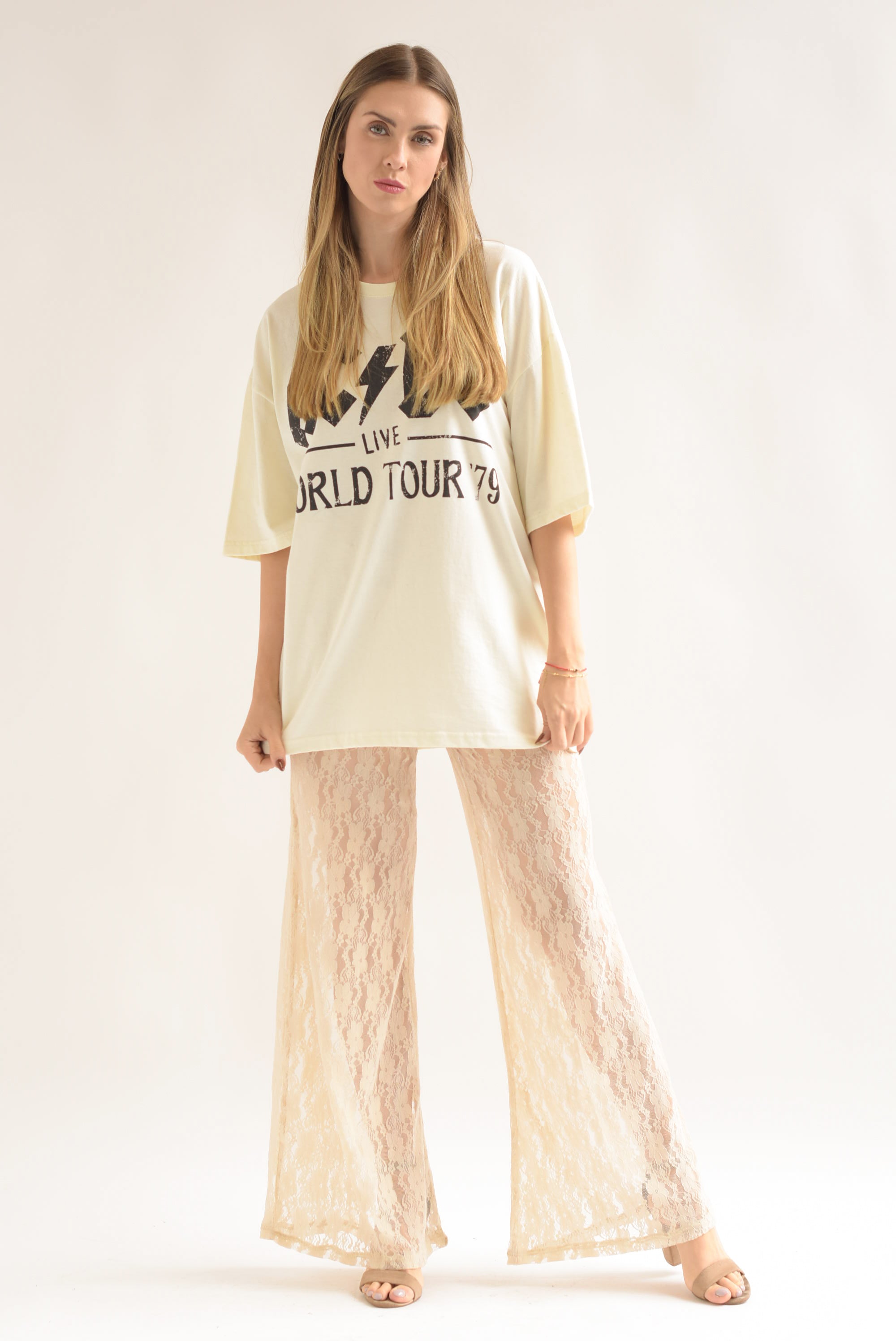 Pantalón encaje wide leg short Beige