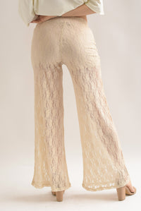 Fashion Styled Pantalón encaje wide leg short Beige
