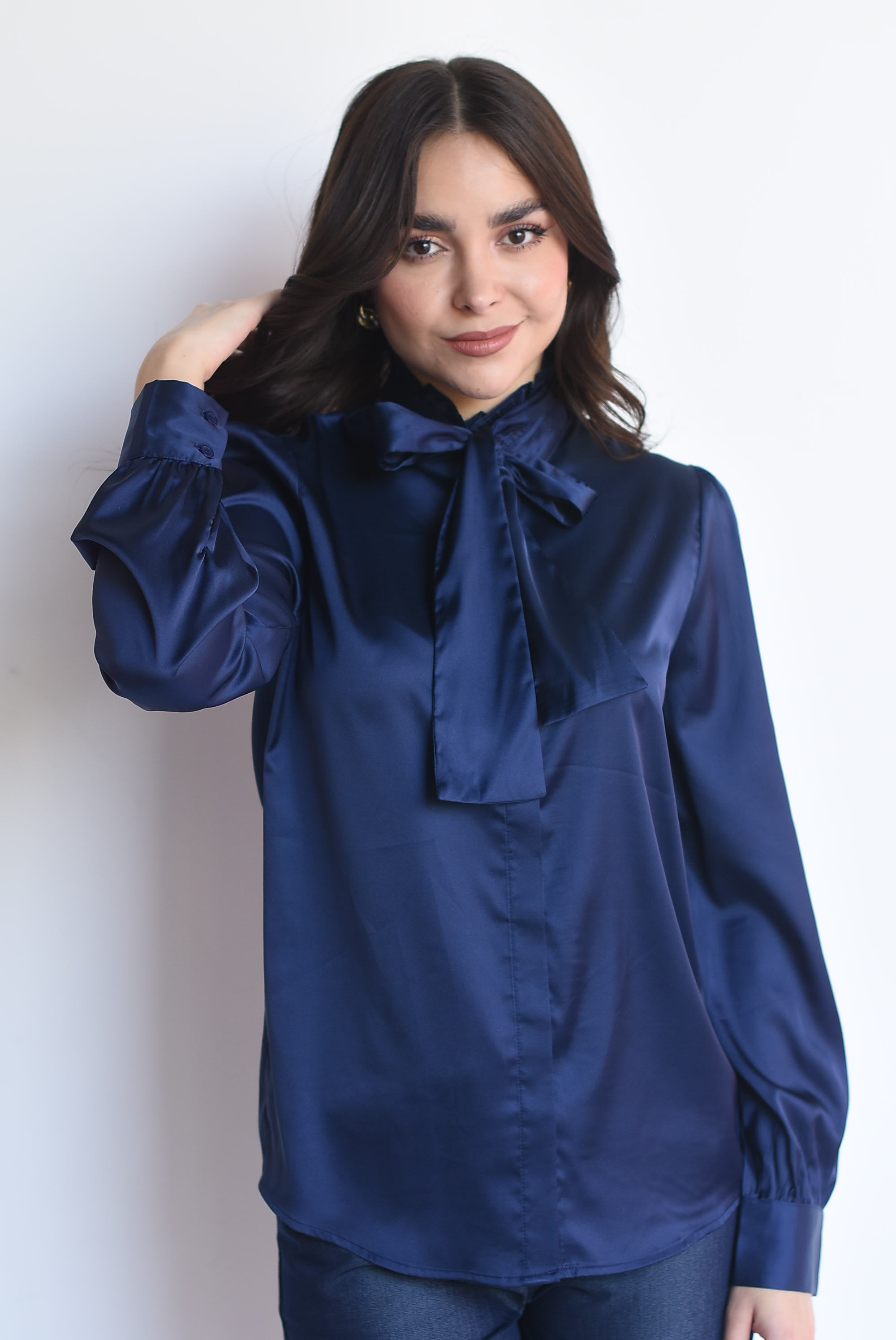 Blusa cuello olán y cinta