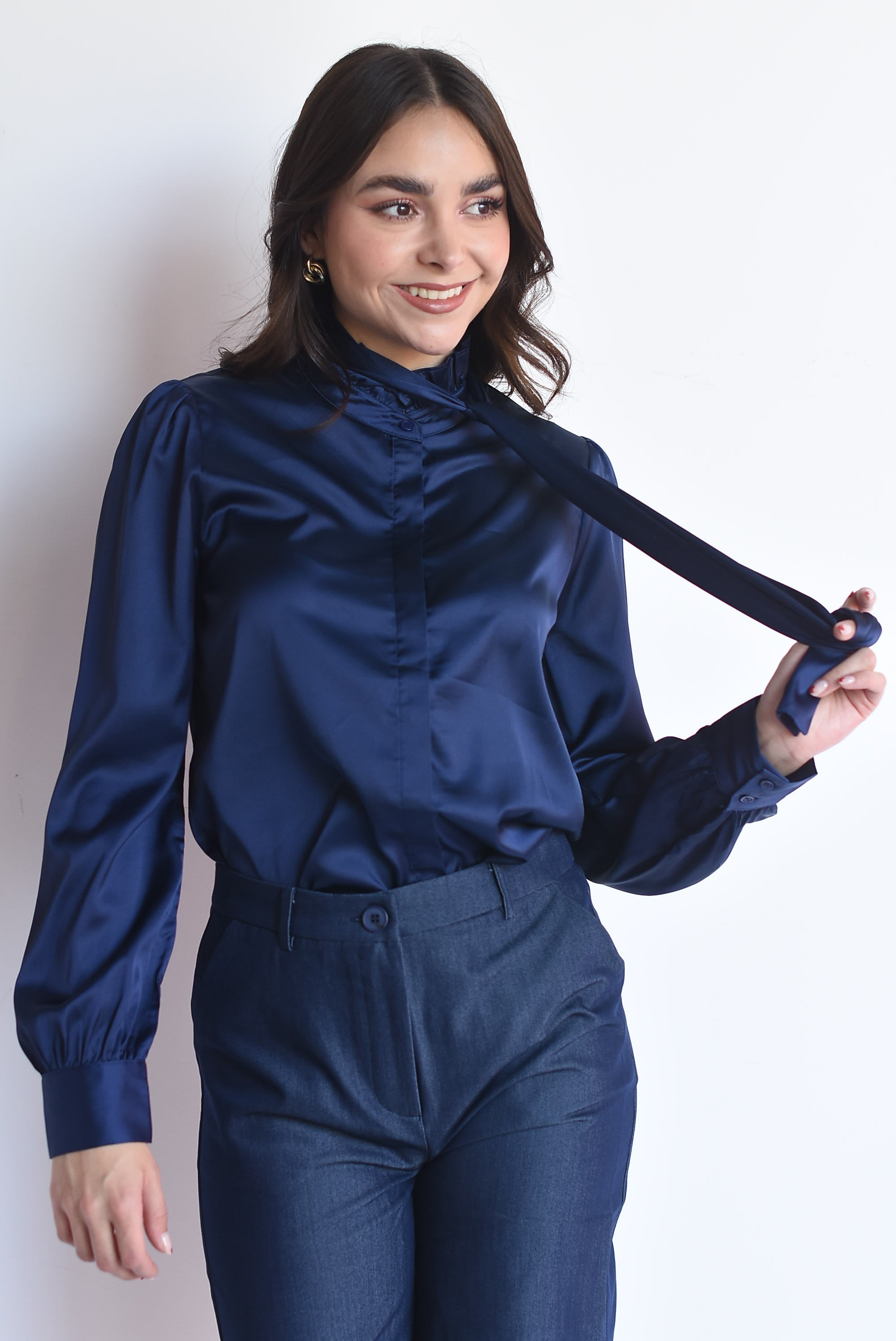 Blusa cuello olán y cinta