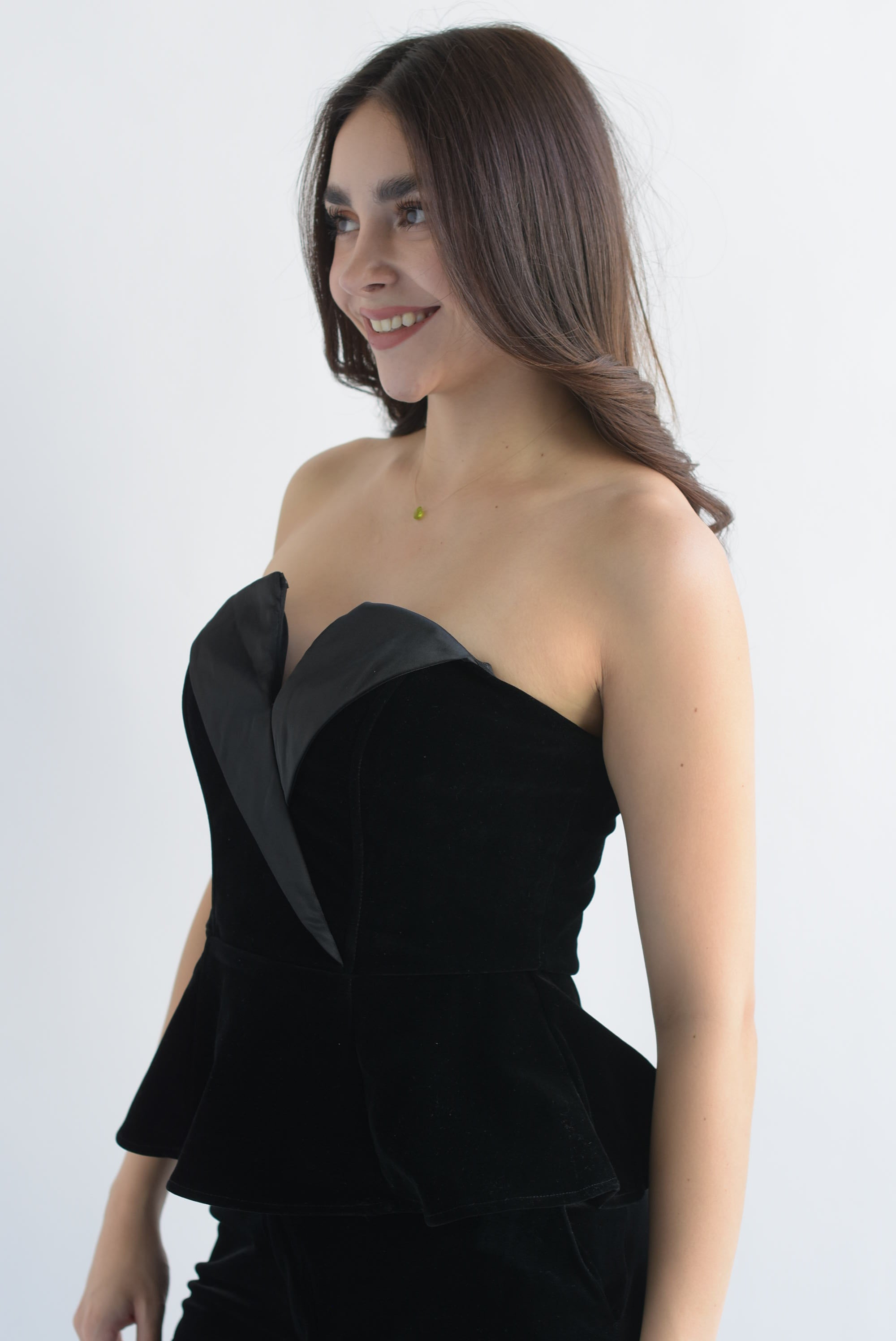 Blusa strapless peplum terciopelo Negro