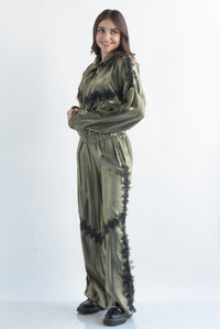 Fashion Styled Set Pantalón y Chamarra metalizado tira flores Verde Olivo