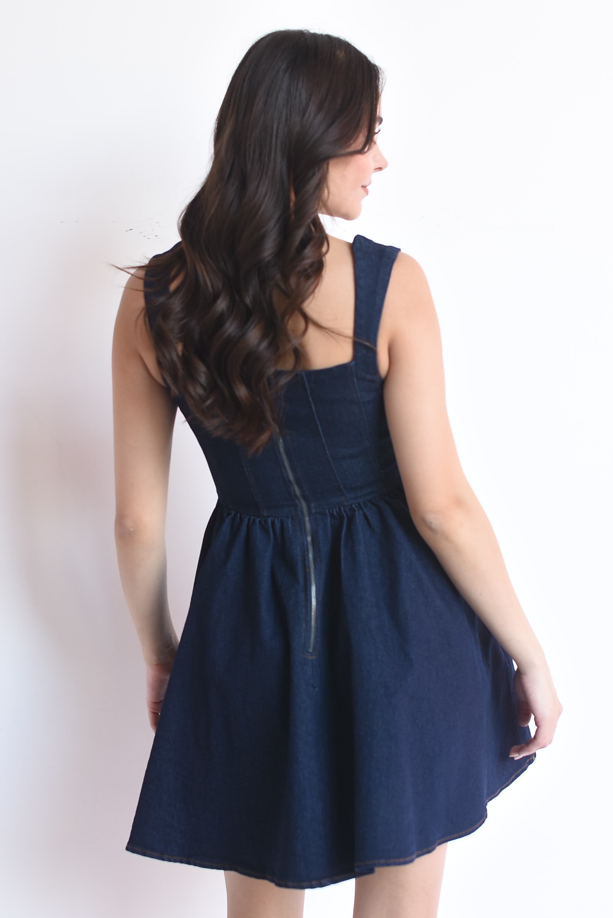 Vestido denim corto torso costuras
