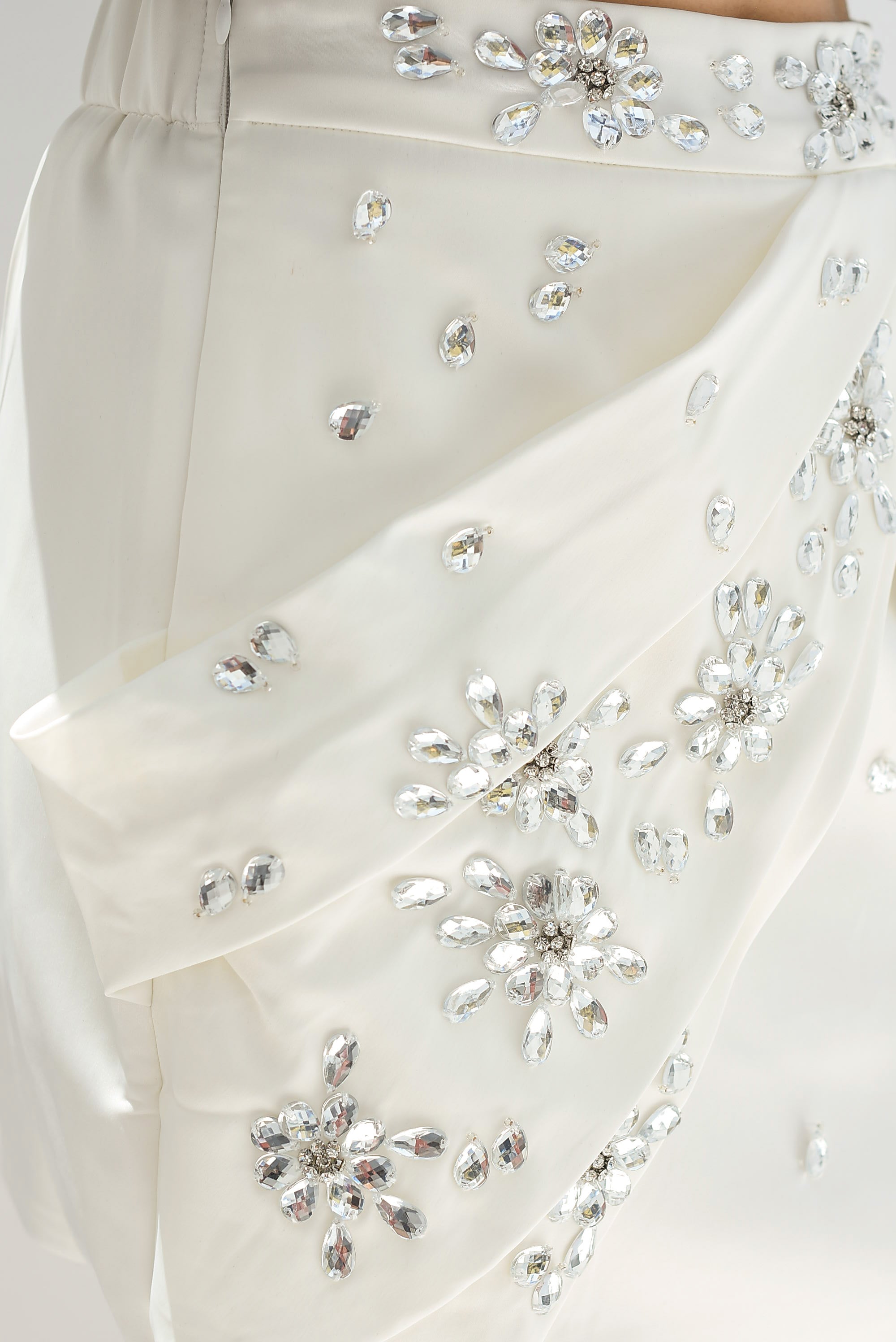 Mini Falda Flores joya Blanca