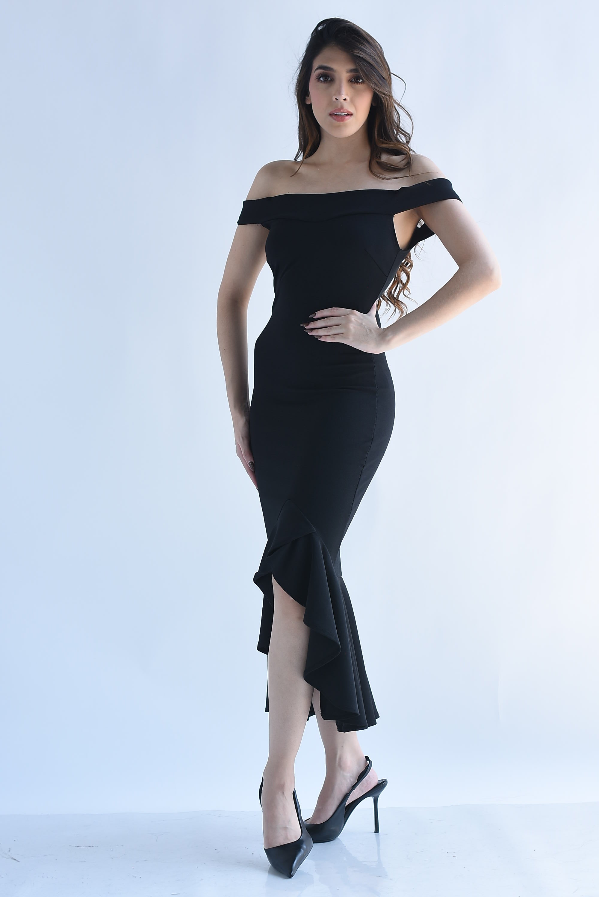Vestido midi off shoulder olán Negro