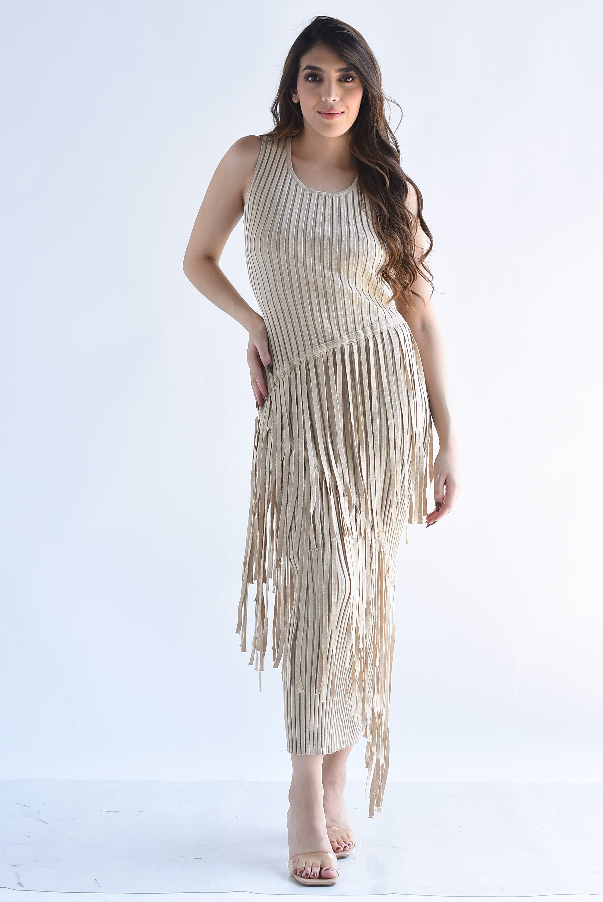 Vestido punto canalé flecos asimétrico