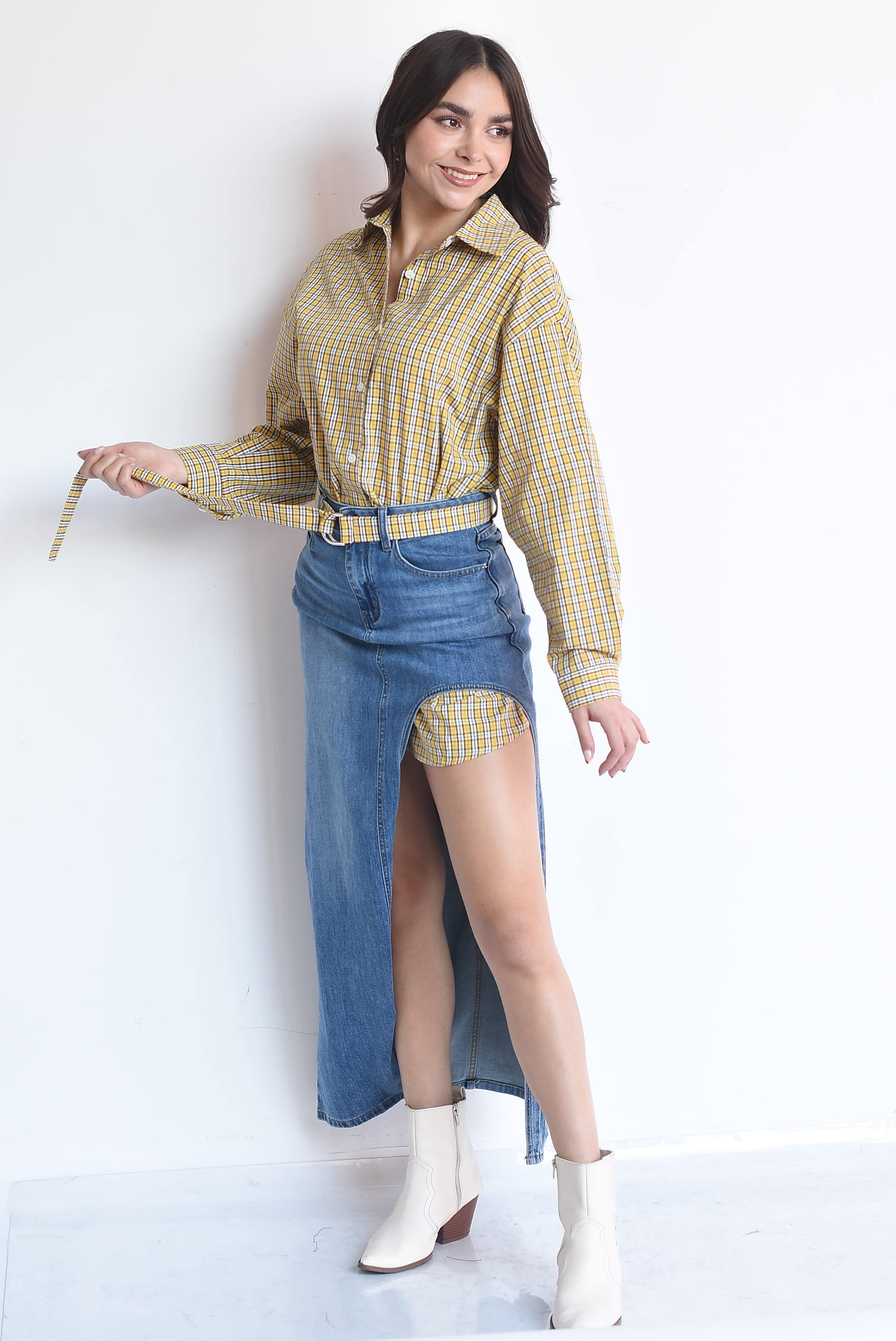 Set Falda abertura denim y Camisa cuadros amarilla