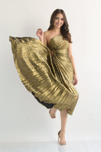 Fashion Styled Vestido largo asimétrico metálico vintage Dorado