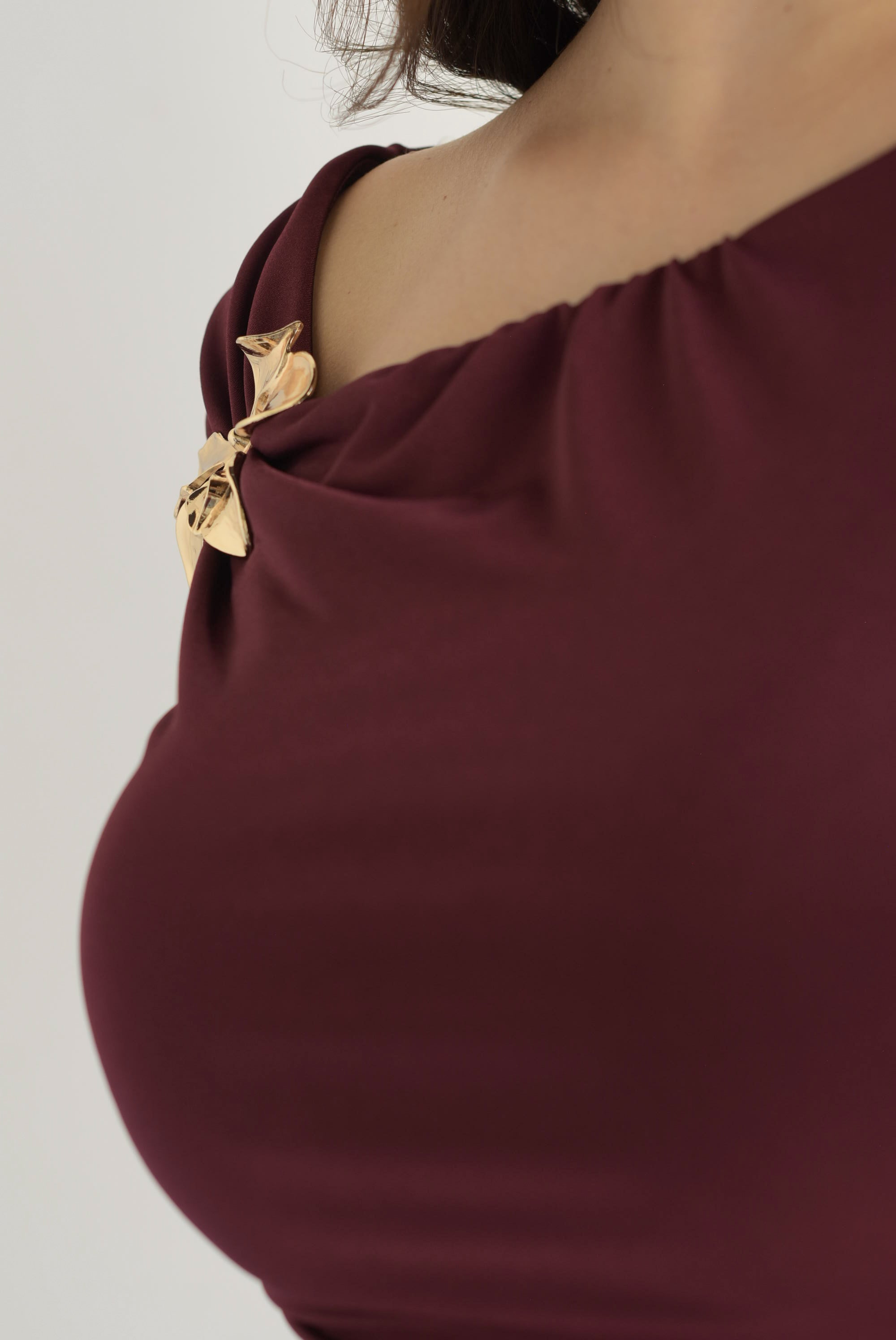 Set Falda pretina drapeada y Top broches Vino