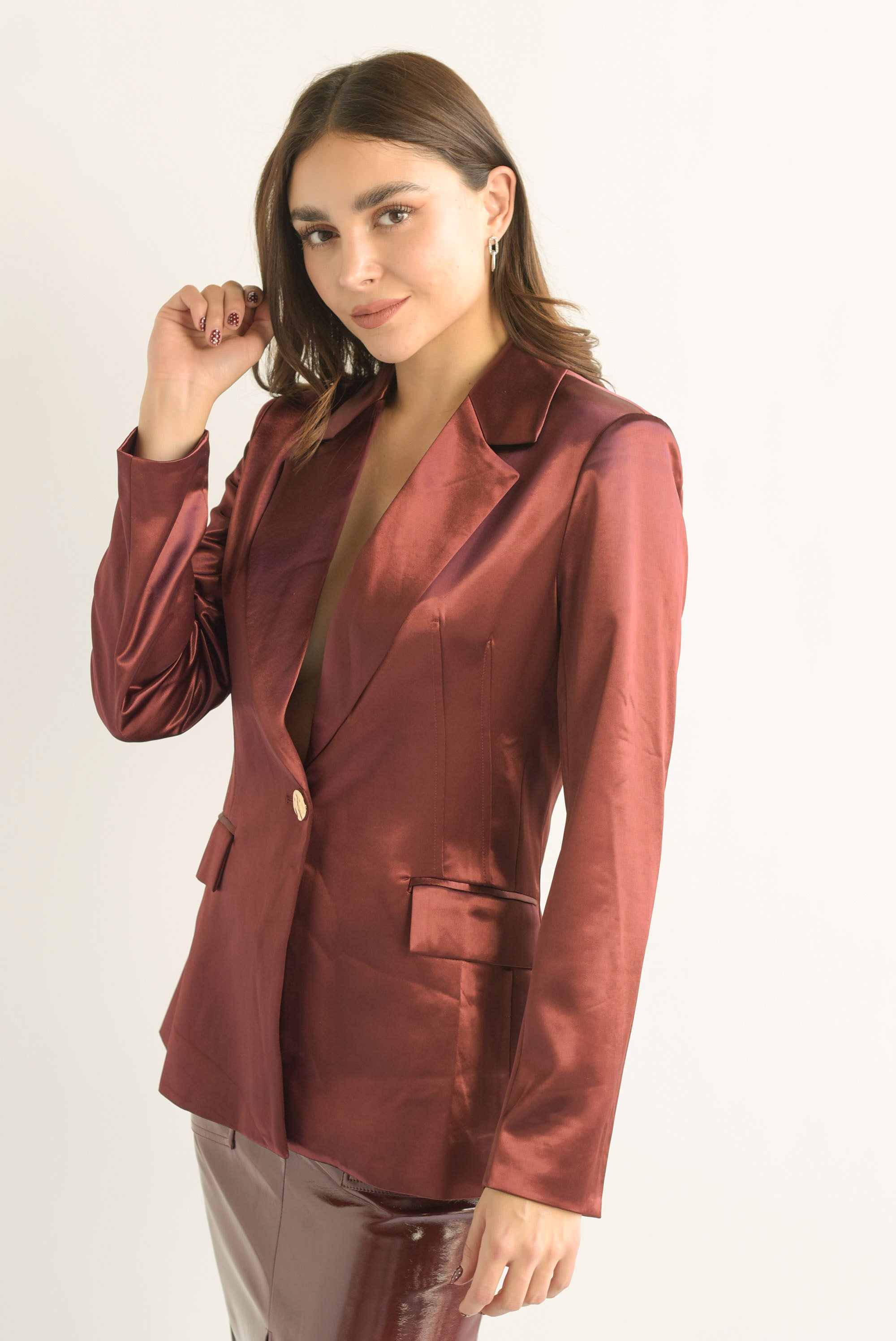 Blazer satín pinzas Vino
