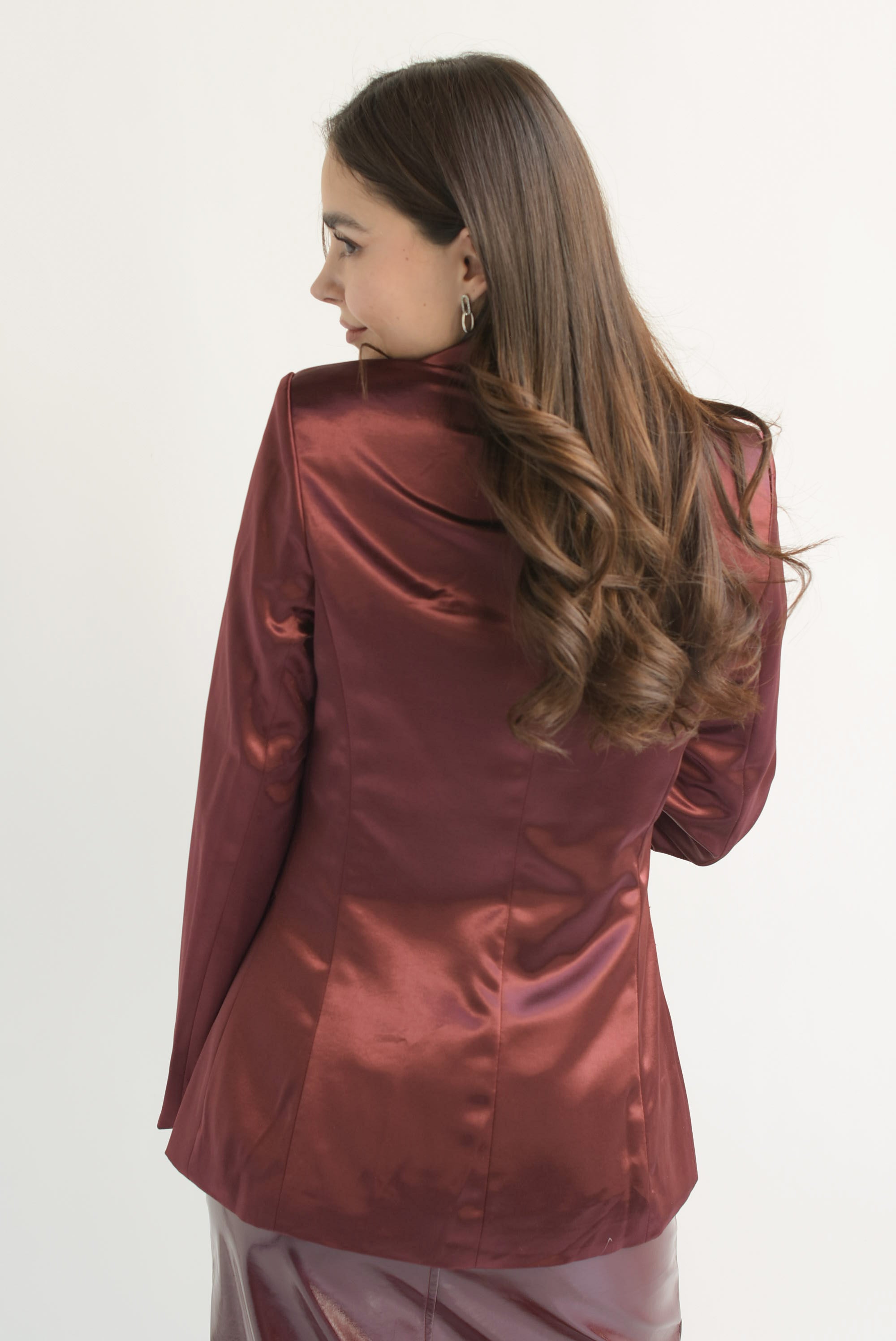 Blazer satín pinzas Vino