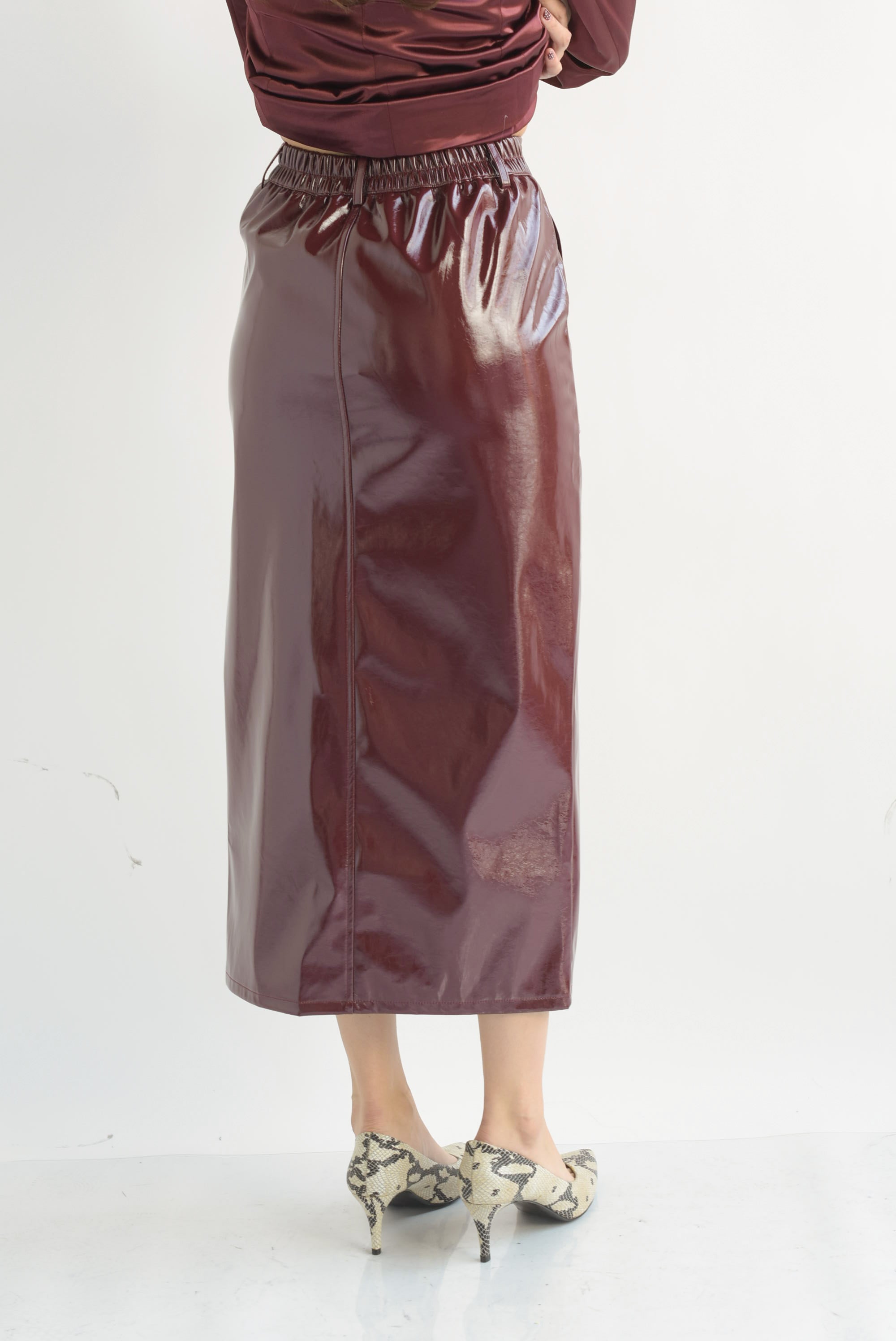 Falda recta charol Vino