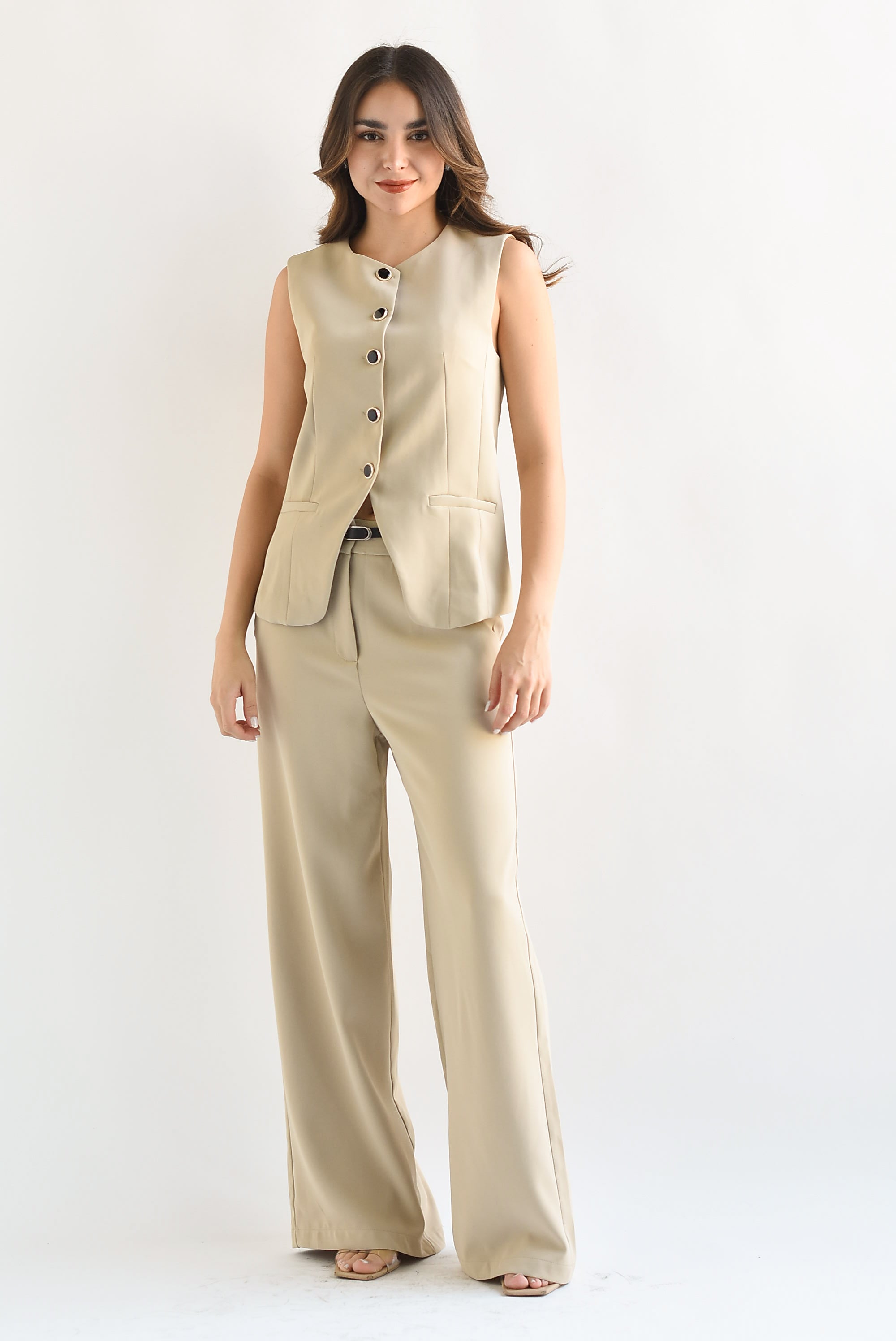 Set Pantalón cinturón y Chaleco botones Kaki