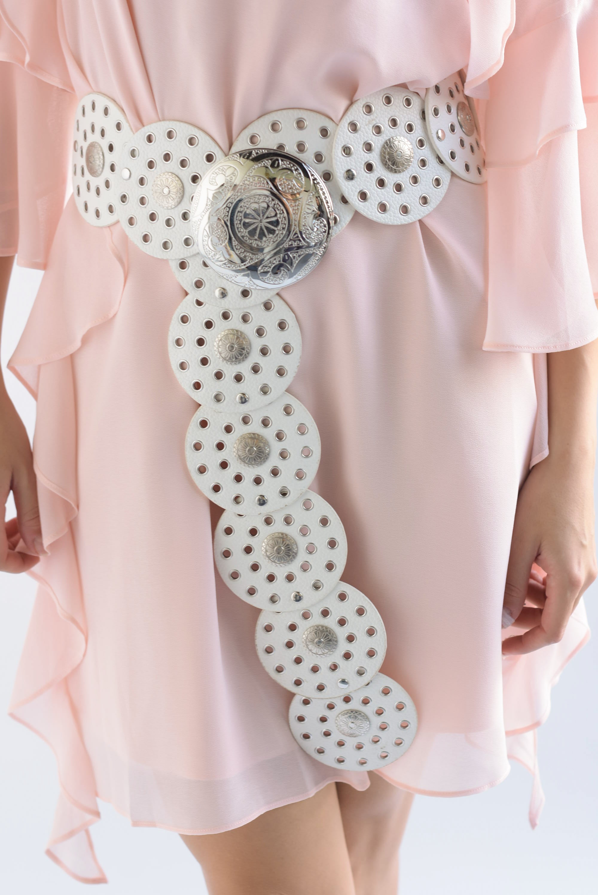 Cinturón argollas placa plata Blanco