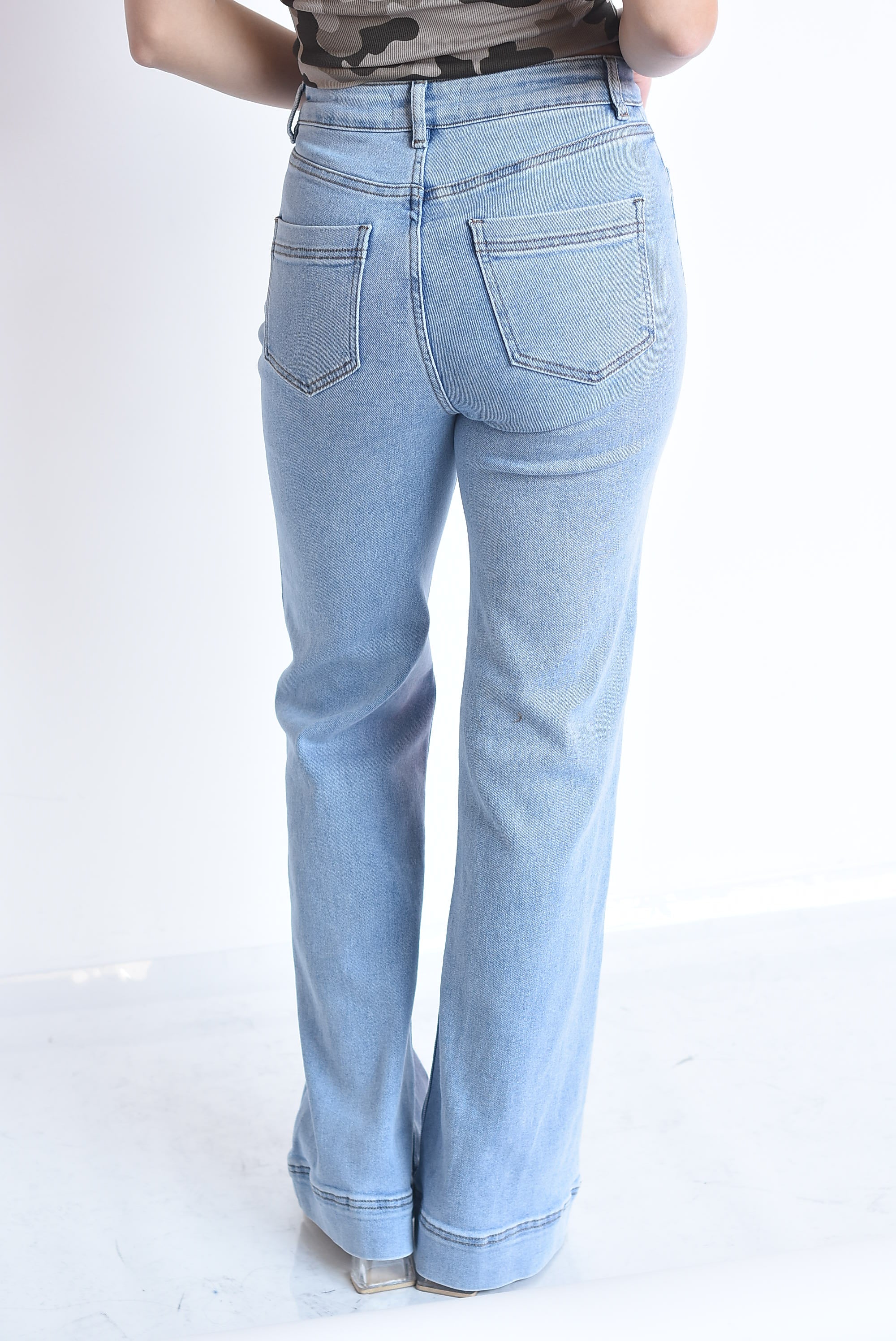Jeans bolsillos parche