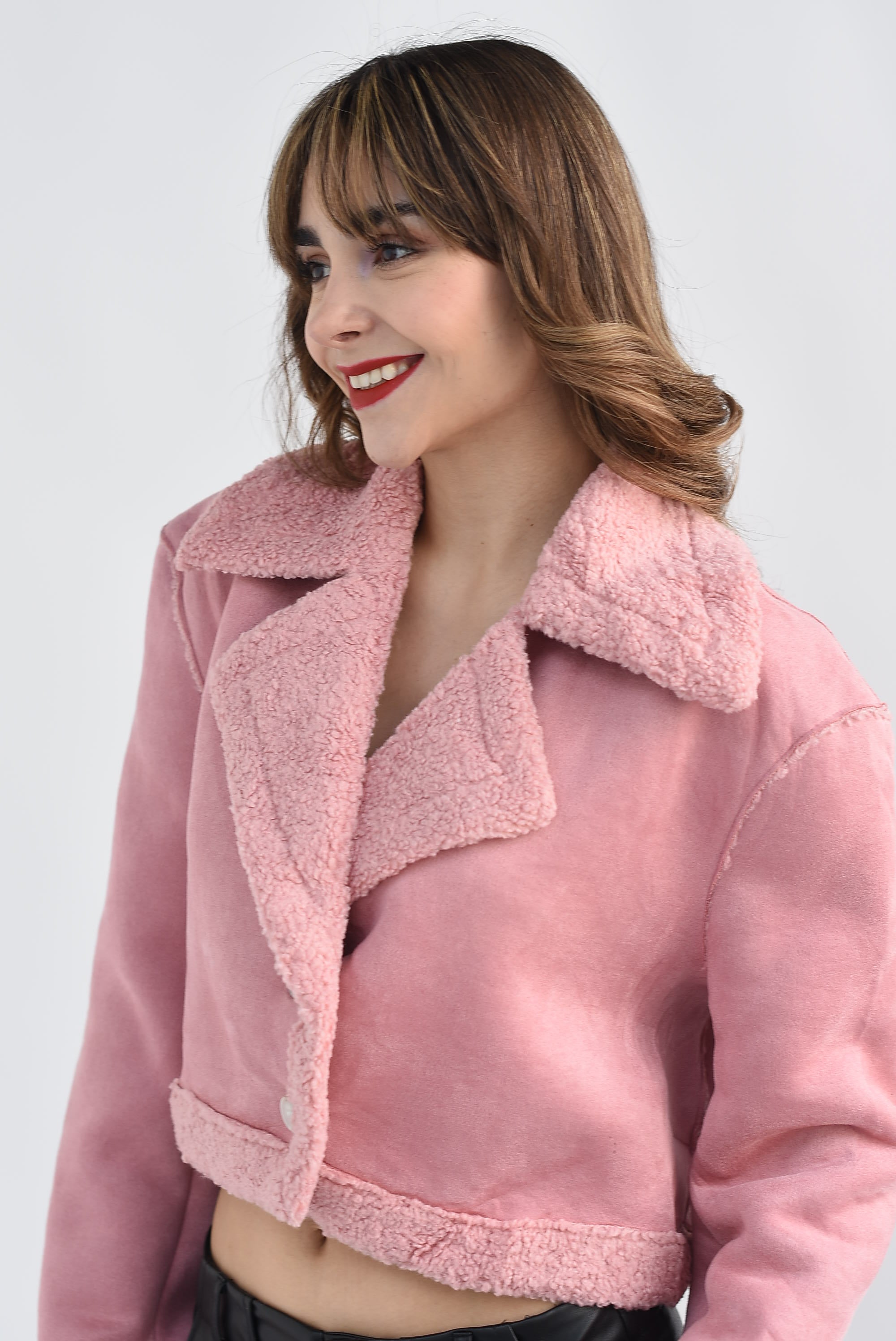 Chamarra crop ante borrega Rosa