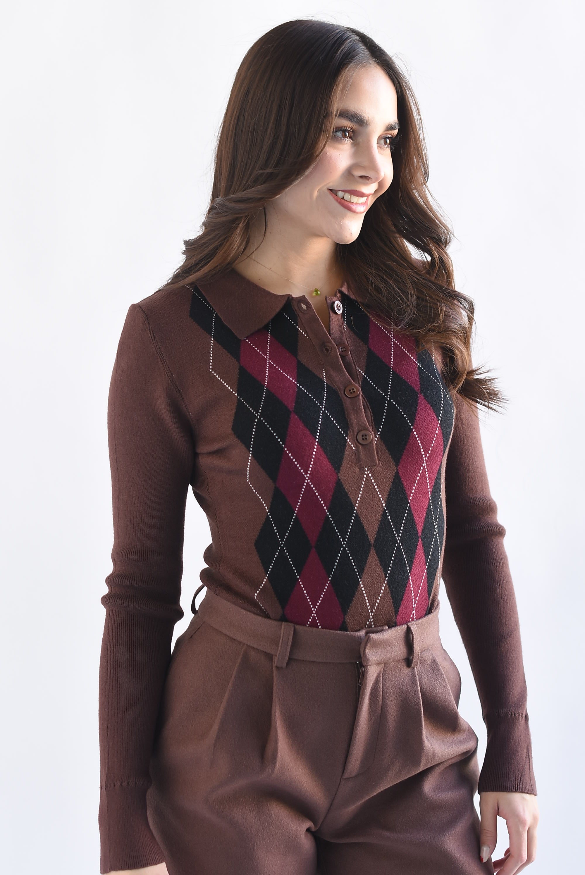 Body punto rombos cuello polo