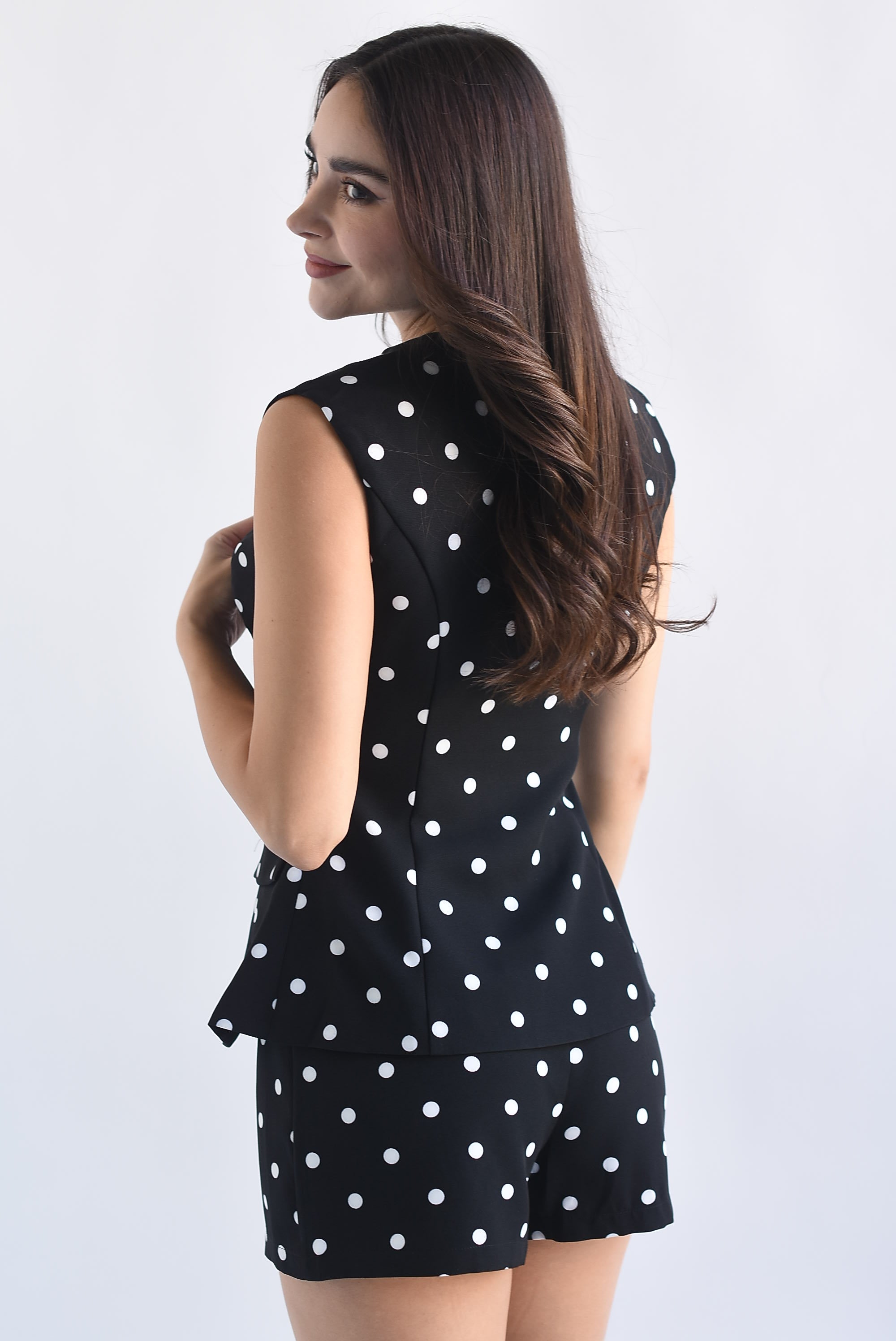 Set Short y Chaleco botones cruzados polka dots