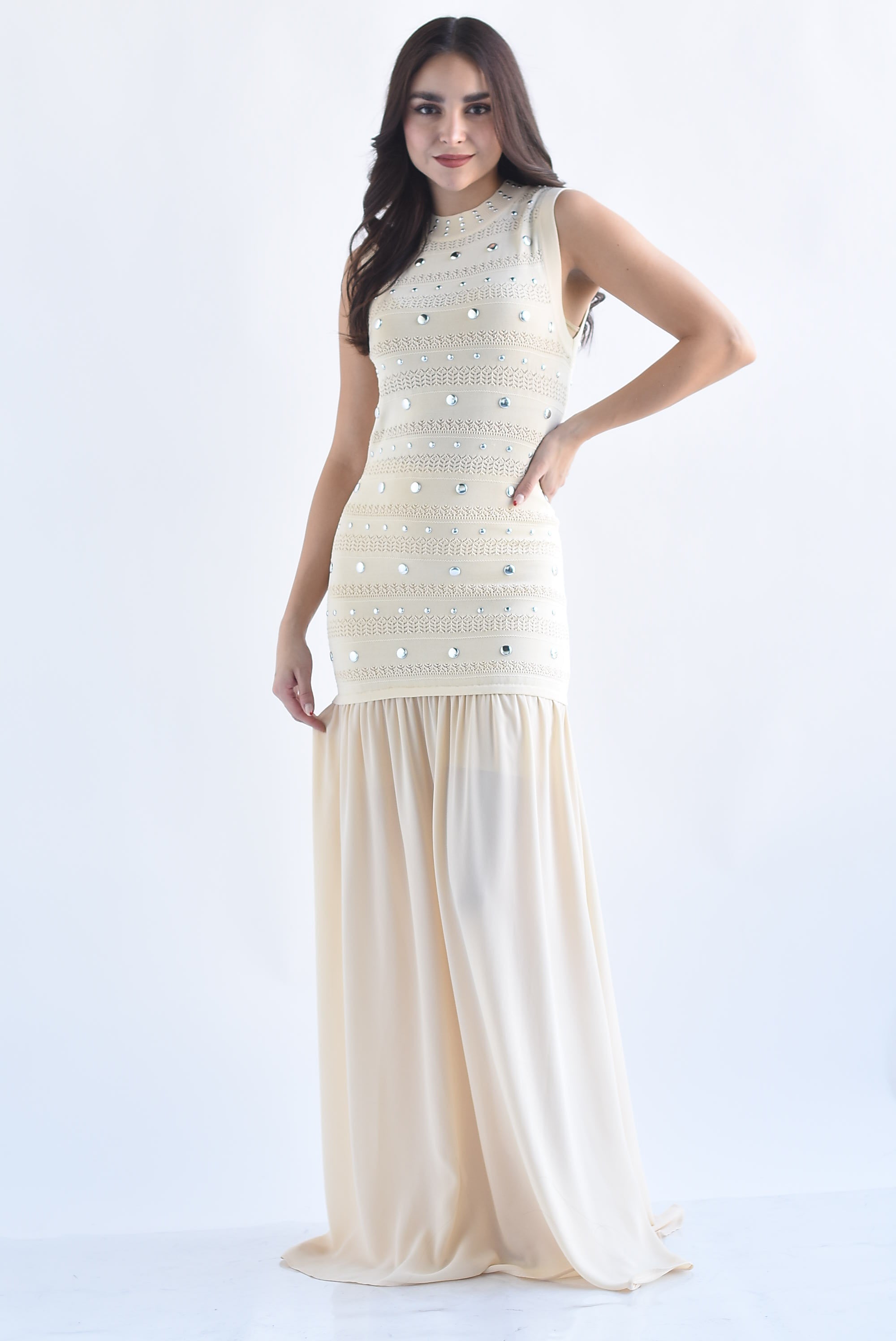 Vestido crochet torso largo tachas