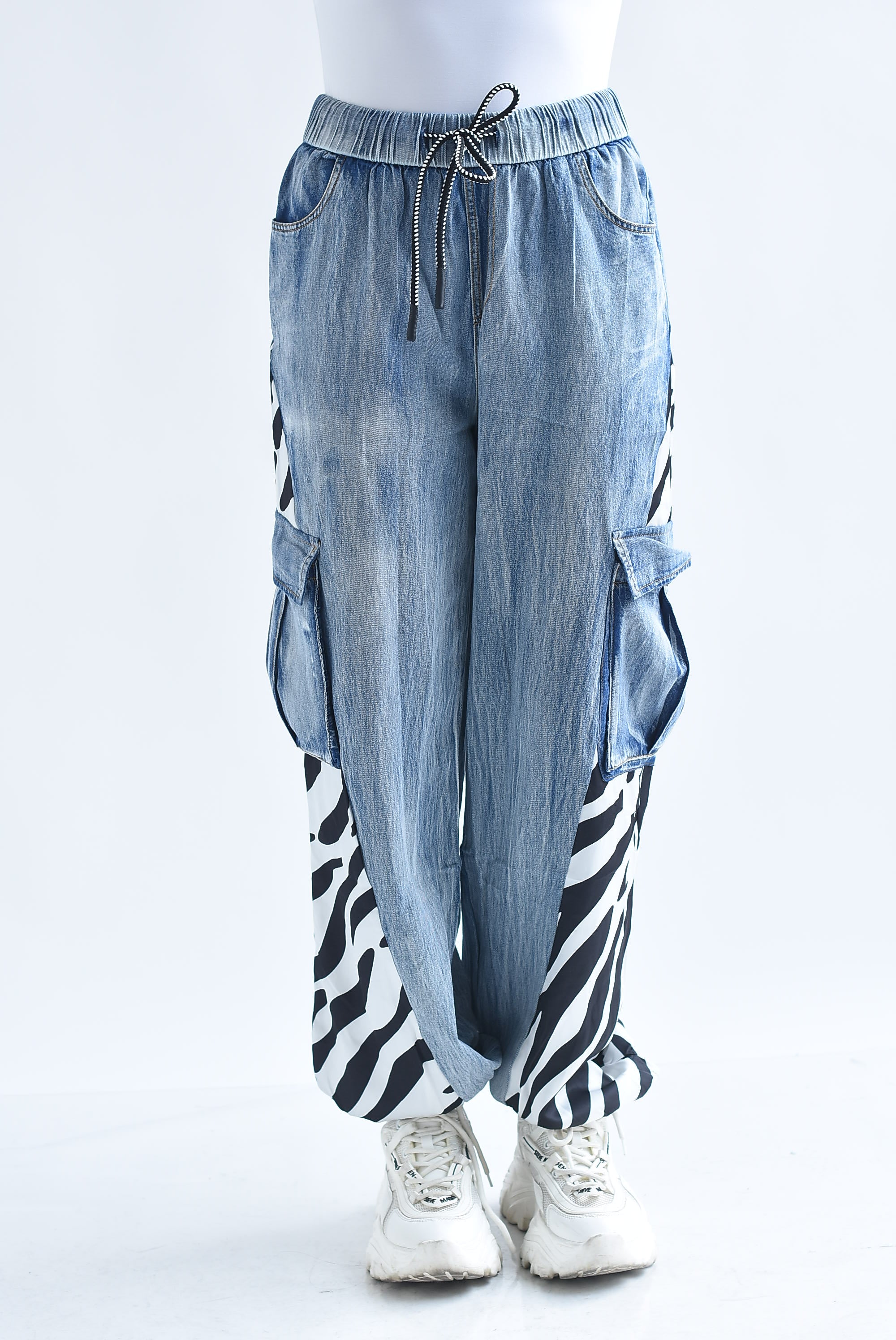 Pantalón globo Denim con zebra