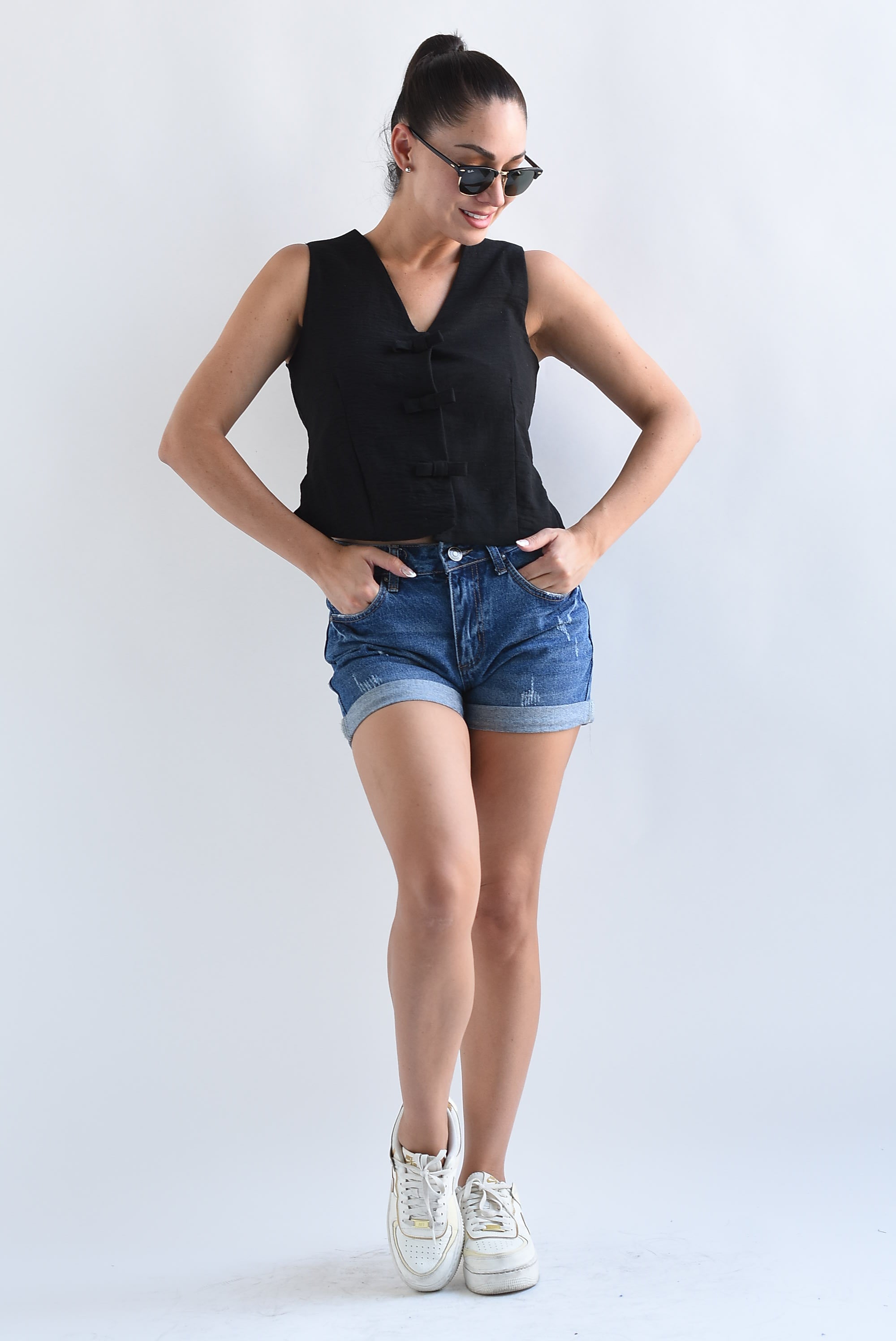 Chaleco broches lazos Negro