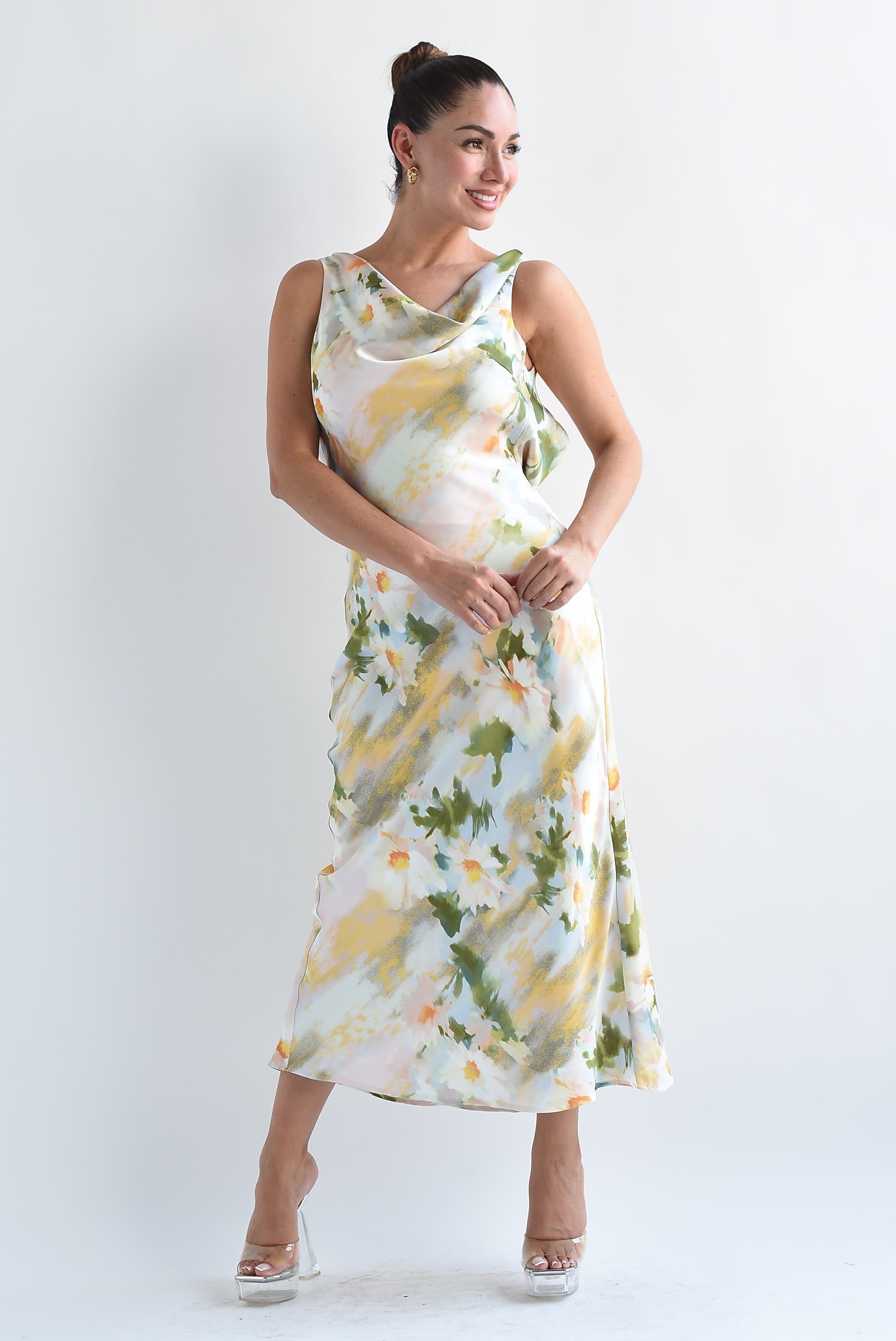 Vestido largo satín margaritas Pastel